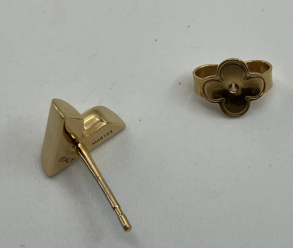 LOUIS VUITTON Essential V earrings M68153 One piece only Gold Free shipping 