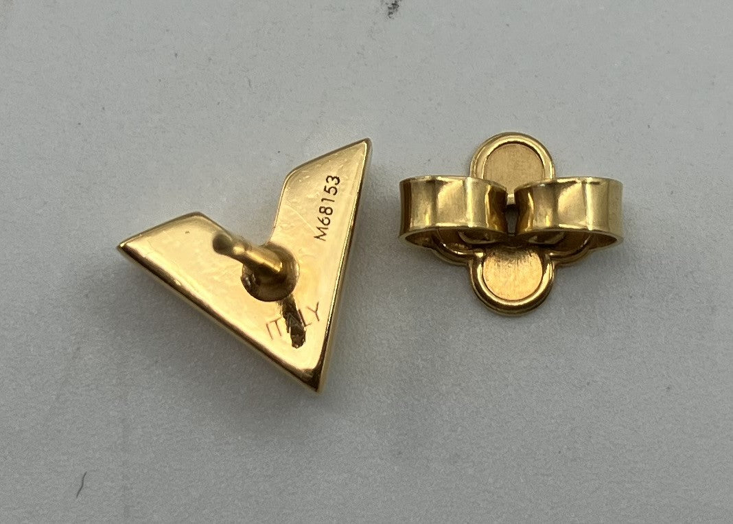 LOUIS VUITTON Essential V earrings M68153 One piece only Gold Free shipping 