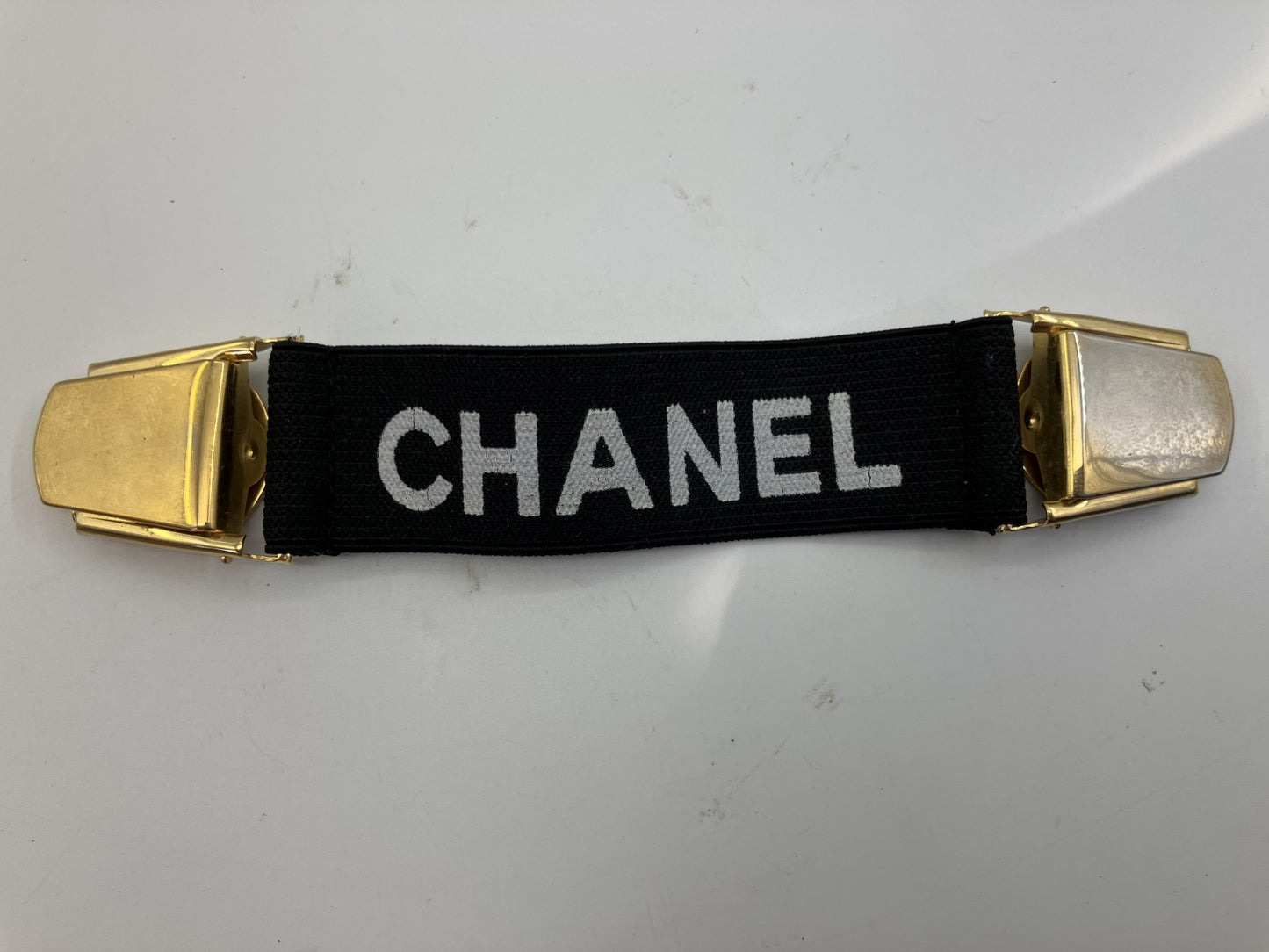 CHANEL Chanel Armband with Logo and Arm Clip, Gold (One Side Only) / Rubber Damage, Still Usable (Weak Holding Strength)