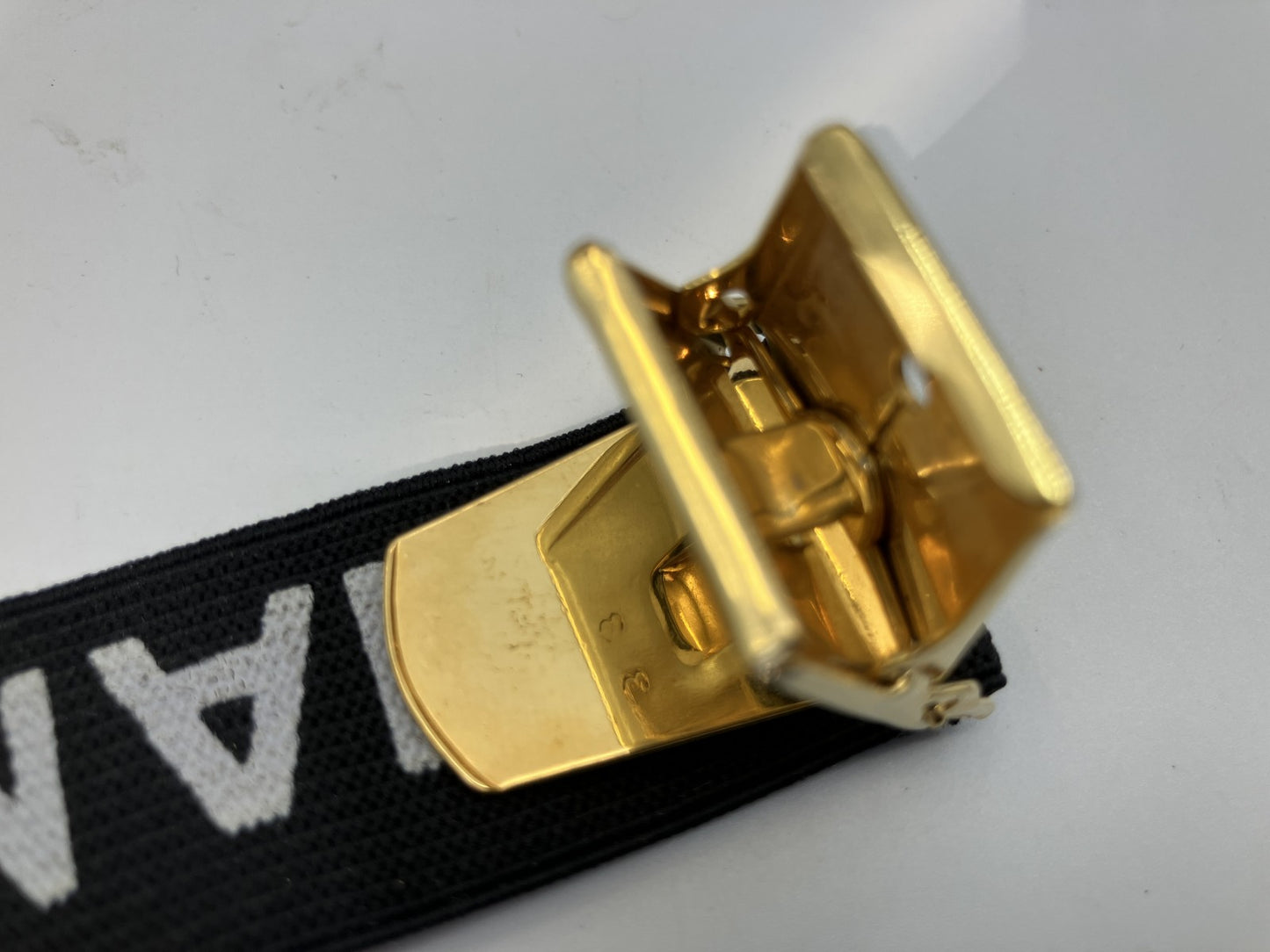 CHANEL Chanel Armband with Logo and Arm Clip, Gold (One Side Only) / Rubber Damage, Still Usable (Weak Holding Strength)