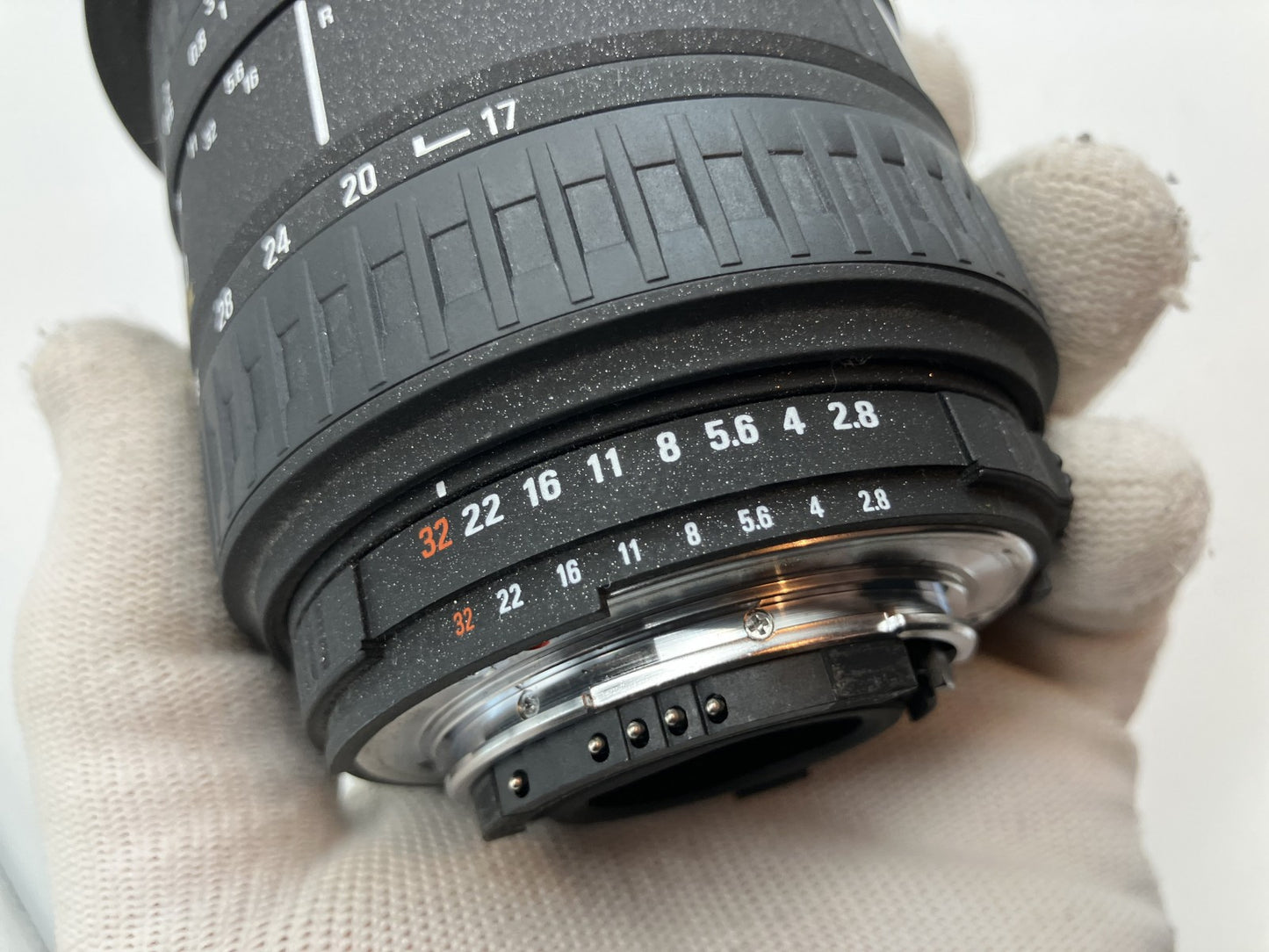 SIGMA 17-35mm F2.8-4 EX ASPHERICAL Wide-Angle Zoom Lens for Nikon F Mount - Includes Filter & Case -