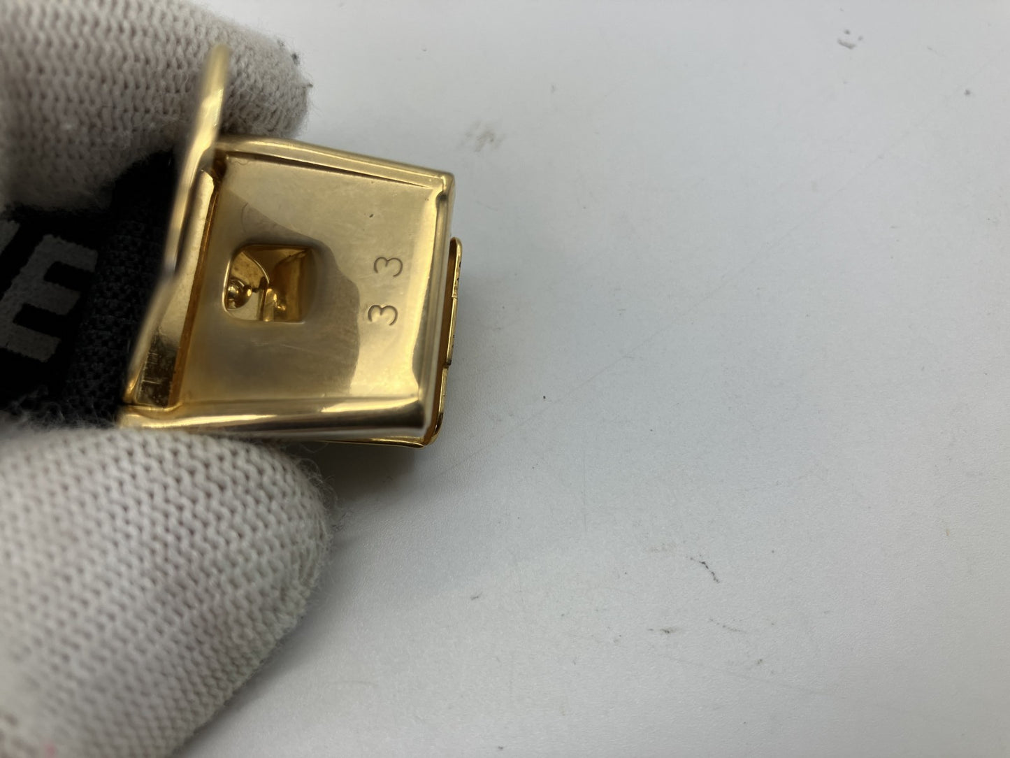 CHANEL Chanel Armband with Logo and Arm Clip, Gold (One Side Only) / Rubber Damage, Still Usable (Weak Holding Strength)