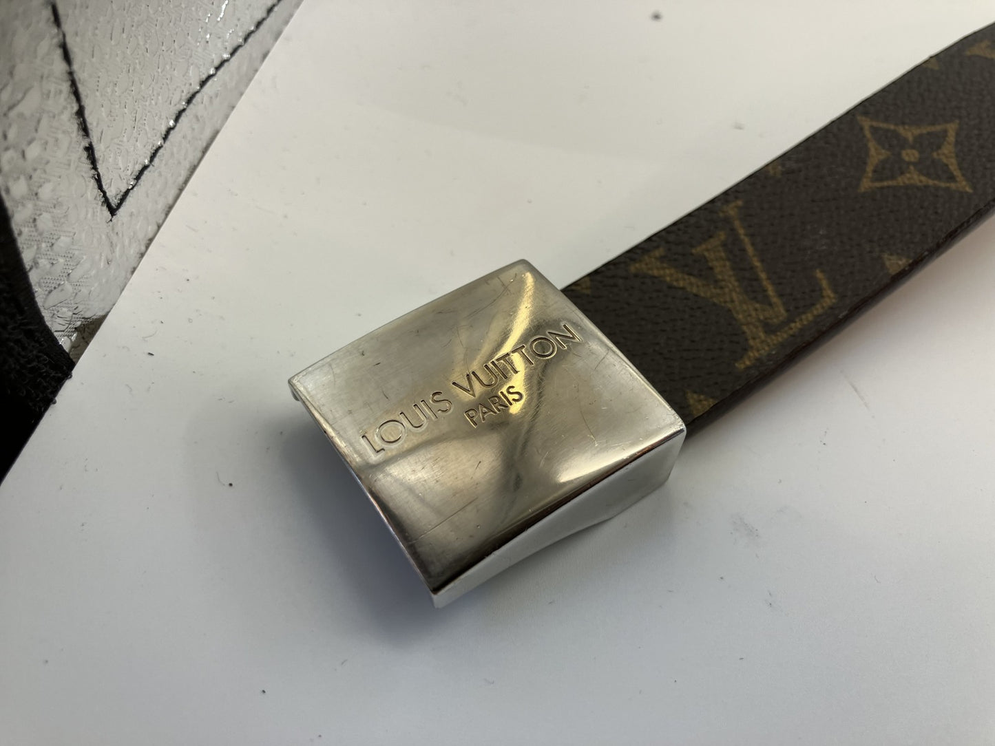 LOUIS VUITTON Monogram Belt Length 100cm(39.37 inch) Width 3cm(1.18 inch)