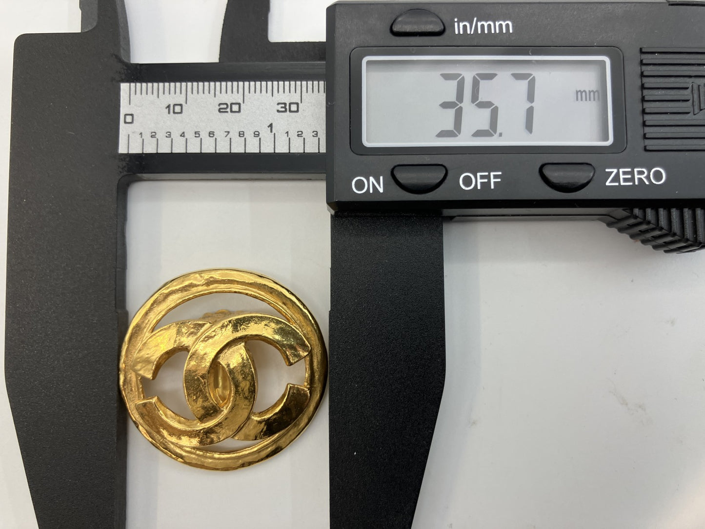 CHANEL Coco Mark Clip-On Earring 94P Vintage Gold Tone Single Piece 3.5cm Authentic