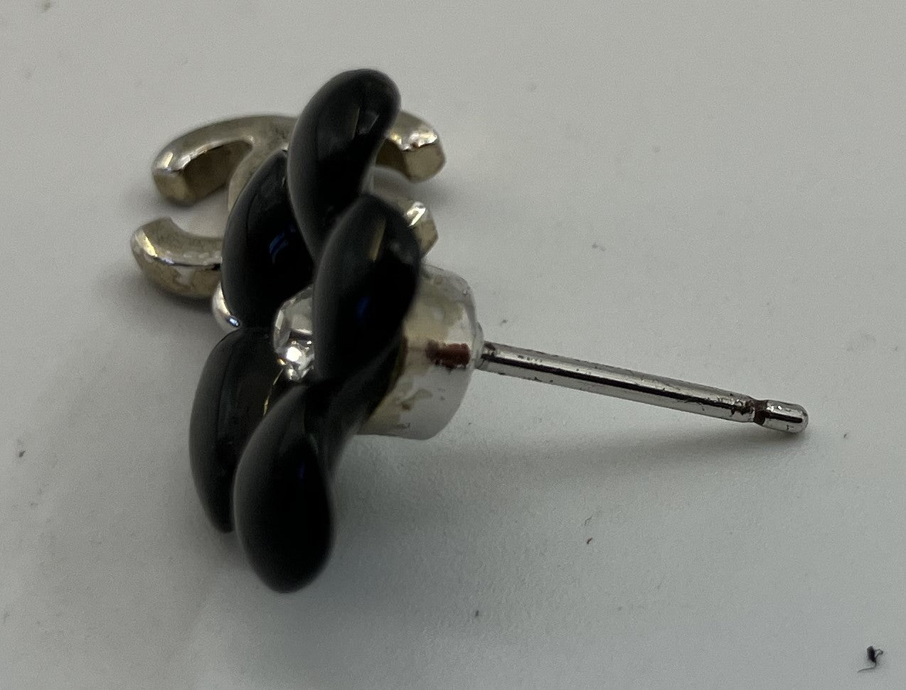 CHANEL Coco Camellia Earrings (One Ear Only) Black &amp; Silver Free Shipping 