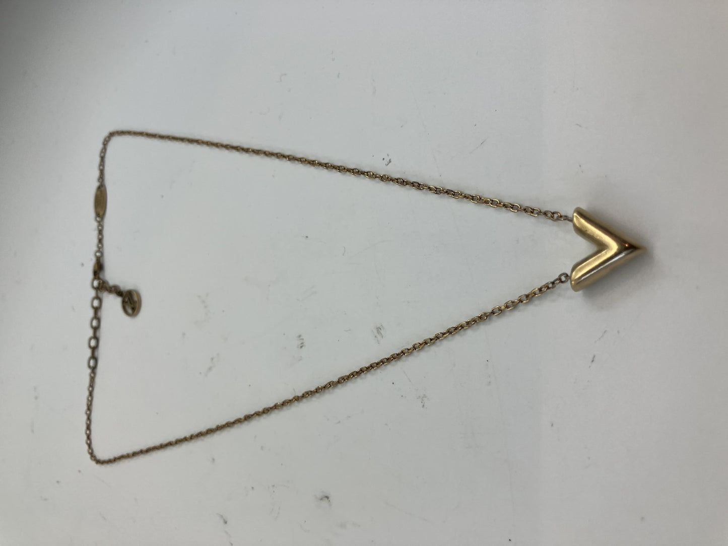 LOUIS VUITTON Essential V Necklace Gold Neck size approx. 51cm (20.08 inch) Free shipping 