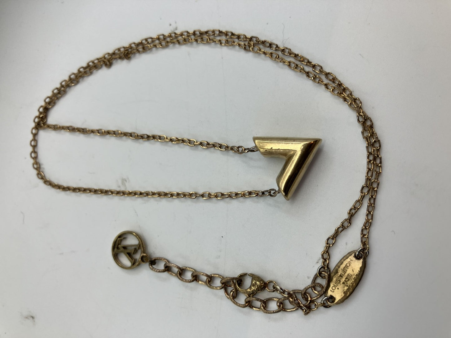 LOUIS VUITTON Essential V Necklace Gold Neck size approx. 51cm (20.08 inch) Free shipping 