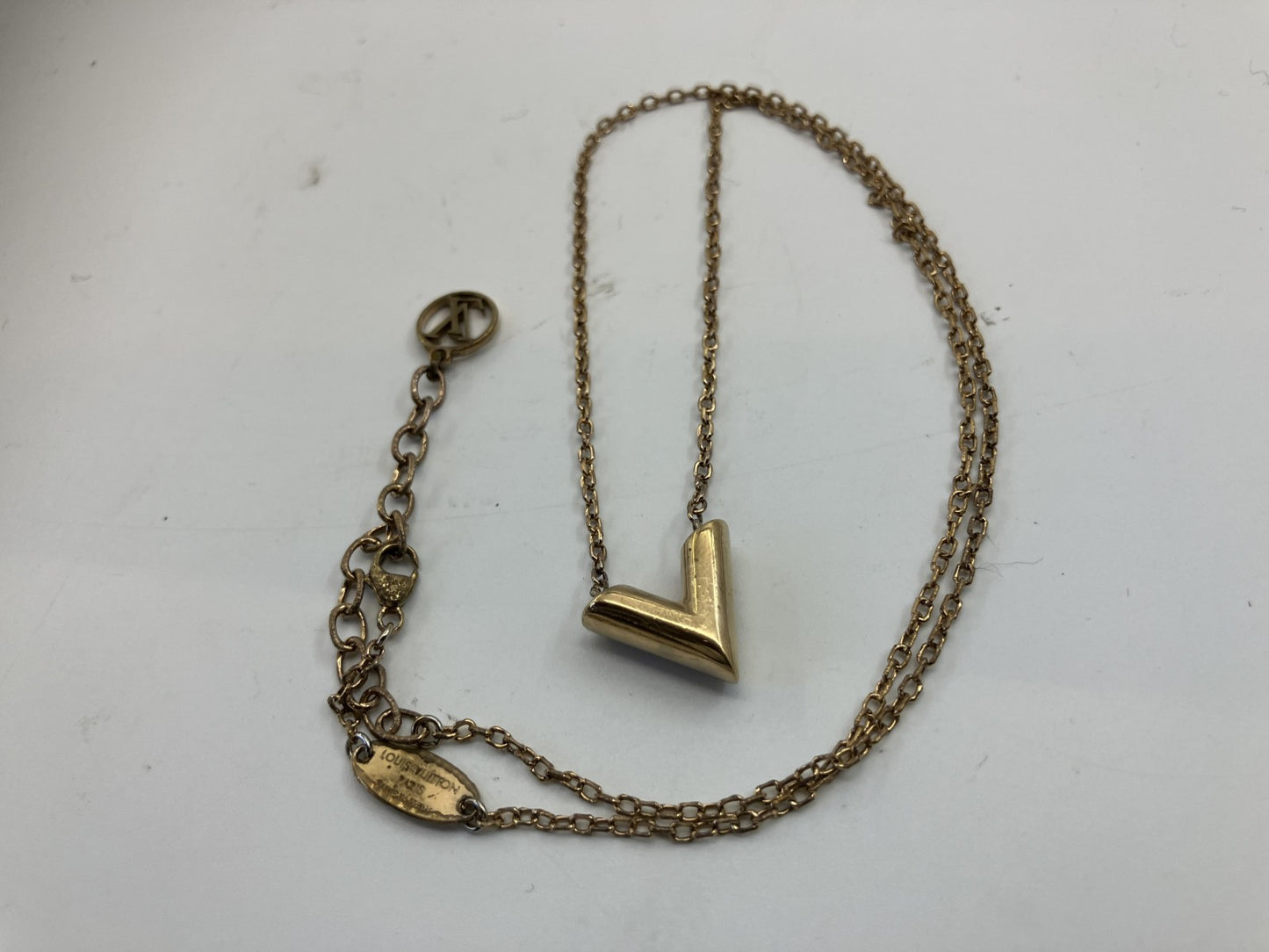 LOUIS VUITTON Essential V Necklace Gold Neck size approx. 51cm (20.08 inch) Free shipping 