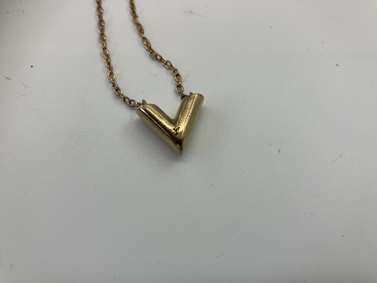 LOUIS VUITTON Essential V Necklace Gold Neck size approx. 51cm (20.08 inch) Free shipping 