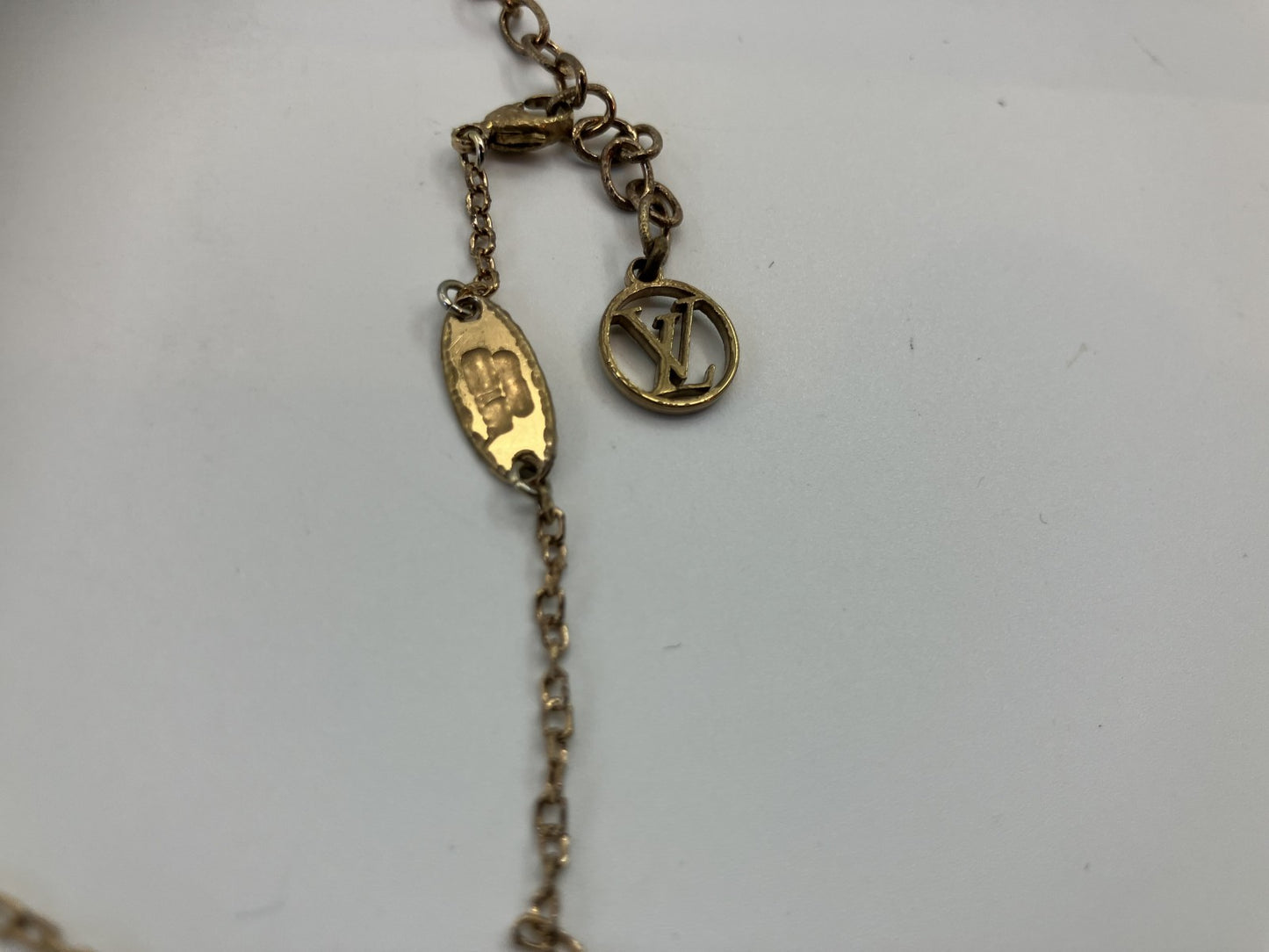 LOUIS VUITTON Essential V Necklace Gold Neck size approx. 51cm (20.08 inch) Free shipping 