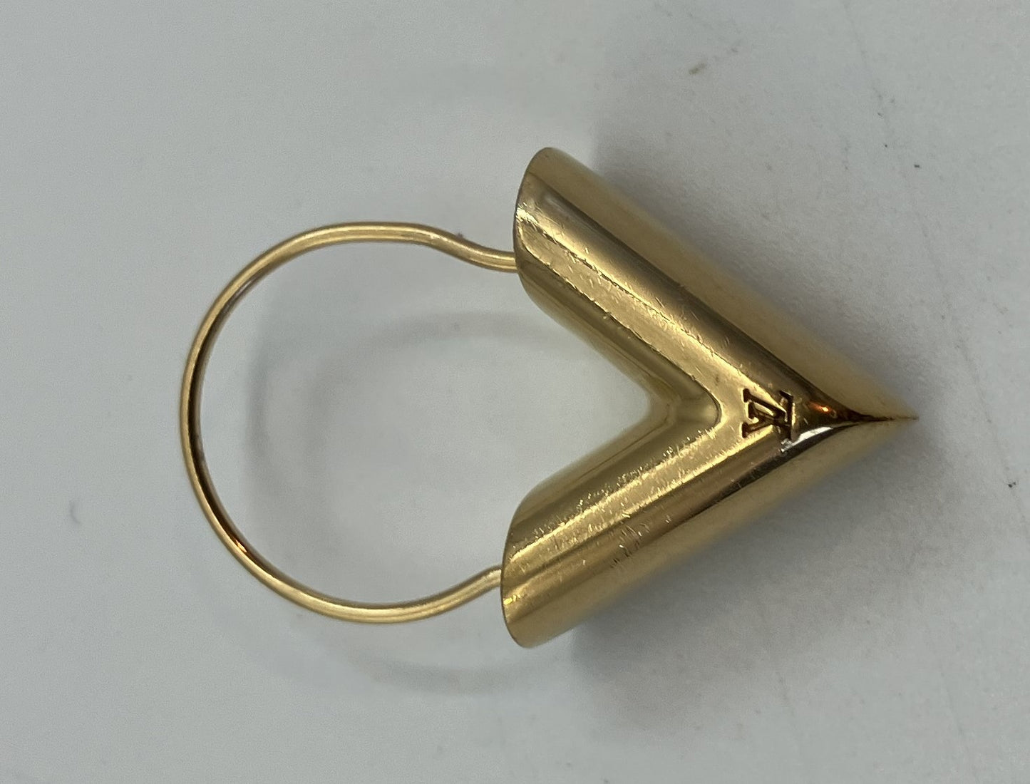 LOUIS VUITTON Hoop Earrings, Escential V Pierced Earrings, One Side Only, M61088 Gold,