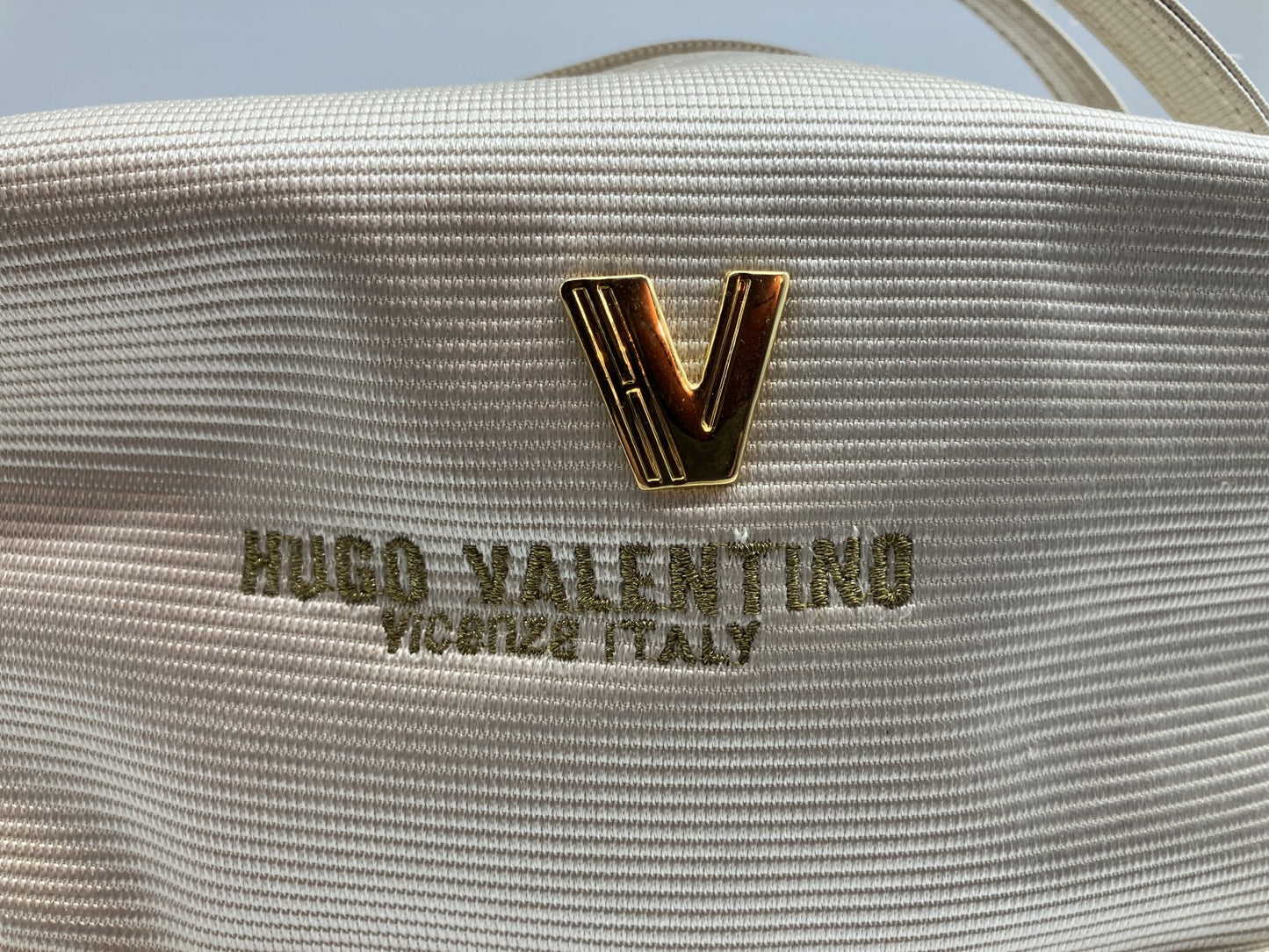 HUGO VALENTINO Handbag - White - W22 x H13.5 x D13 cm -
