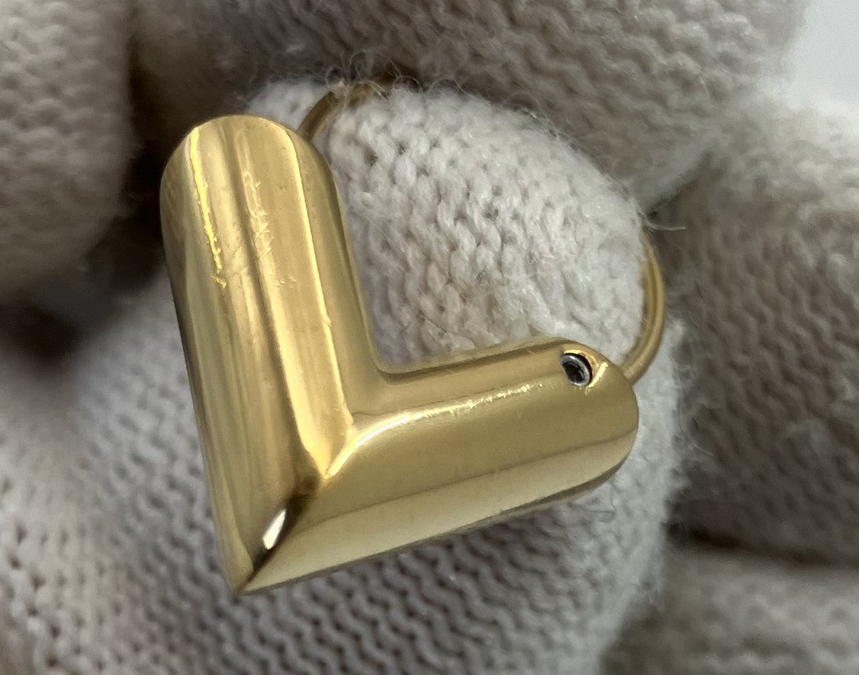 LOUIS VUITTON Hoop Earrings, Escential V Pierced Earrings, One Side Only, M61088 Gold,