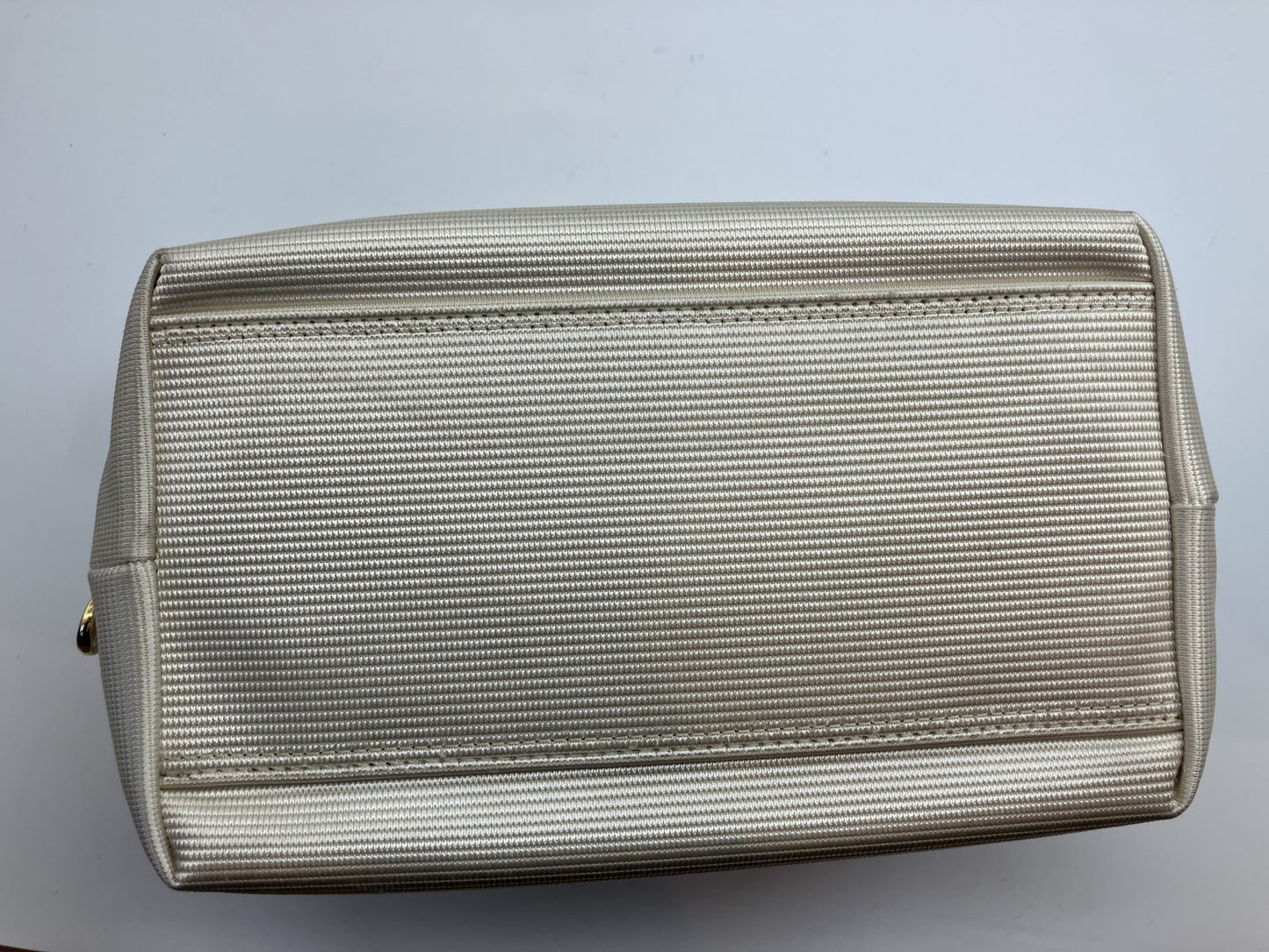 HUGO VALENTINO Handbag - White - W22 x H13.5 x D13 cm -
