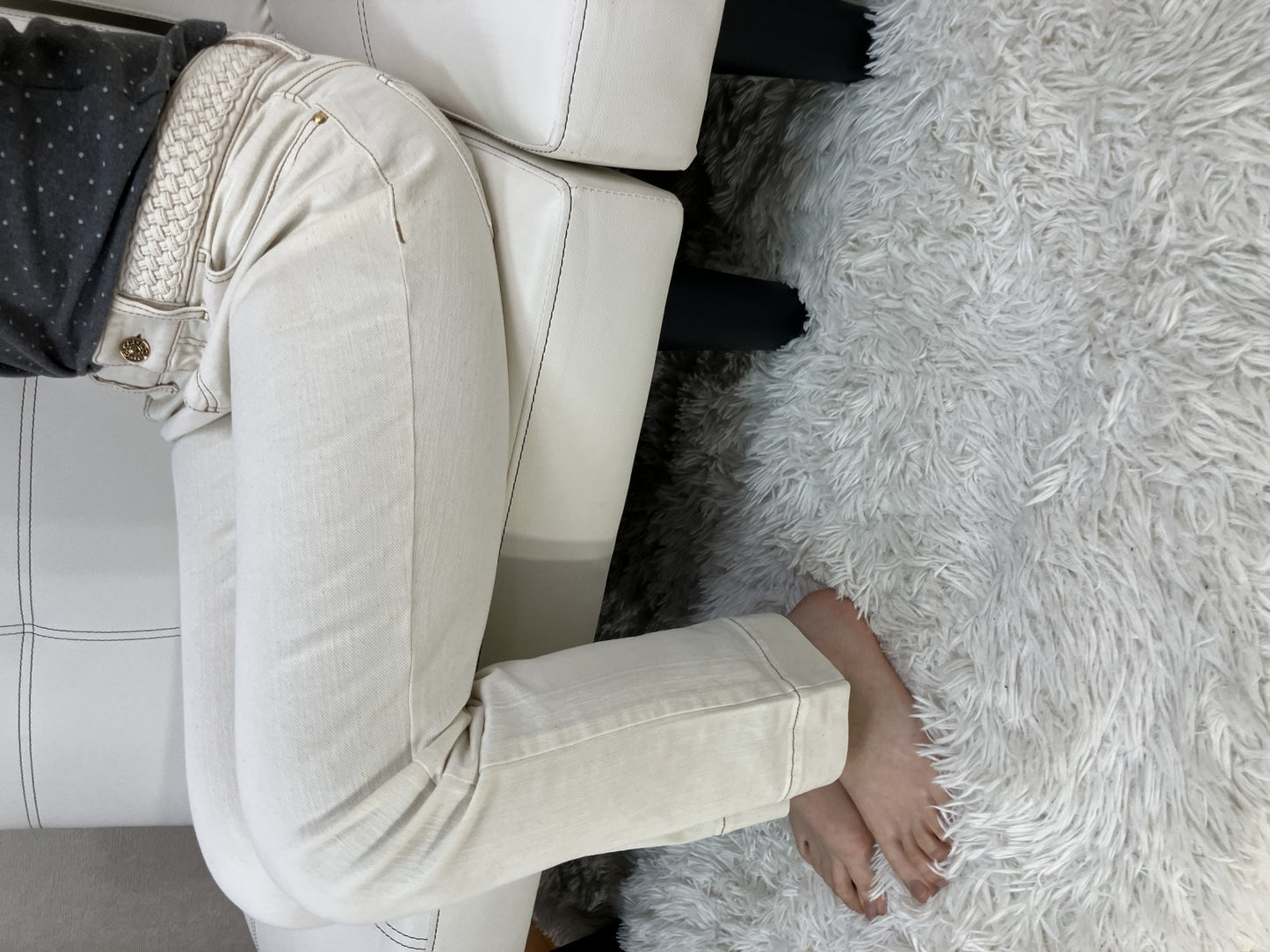 GUCCI Denim Pants White Size 40(Waist: 40 cm)(Inseam: 70 cm)(Hip: 45 cm)(Watter(Thigh): 26 cm)(Sleeve Width: 17 cm) Free Shipping