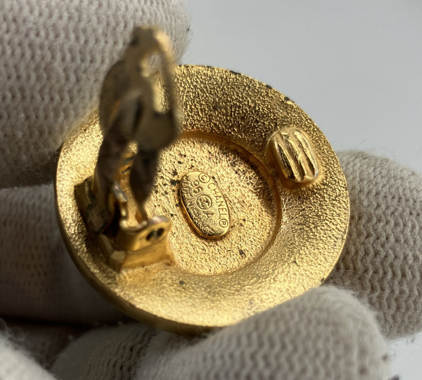 CHANEL Coco Mark Clip-On Earring 96A Black Ivory Gold 27mm Vintage Single