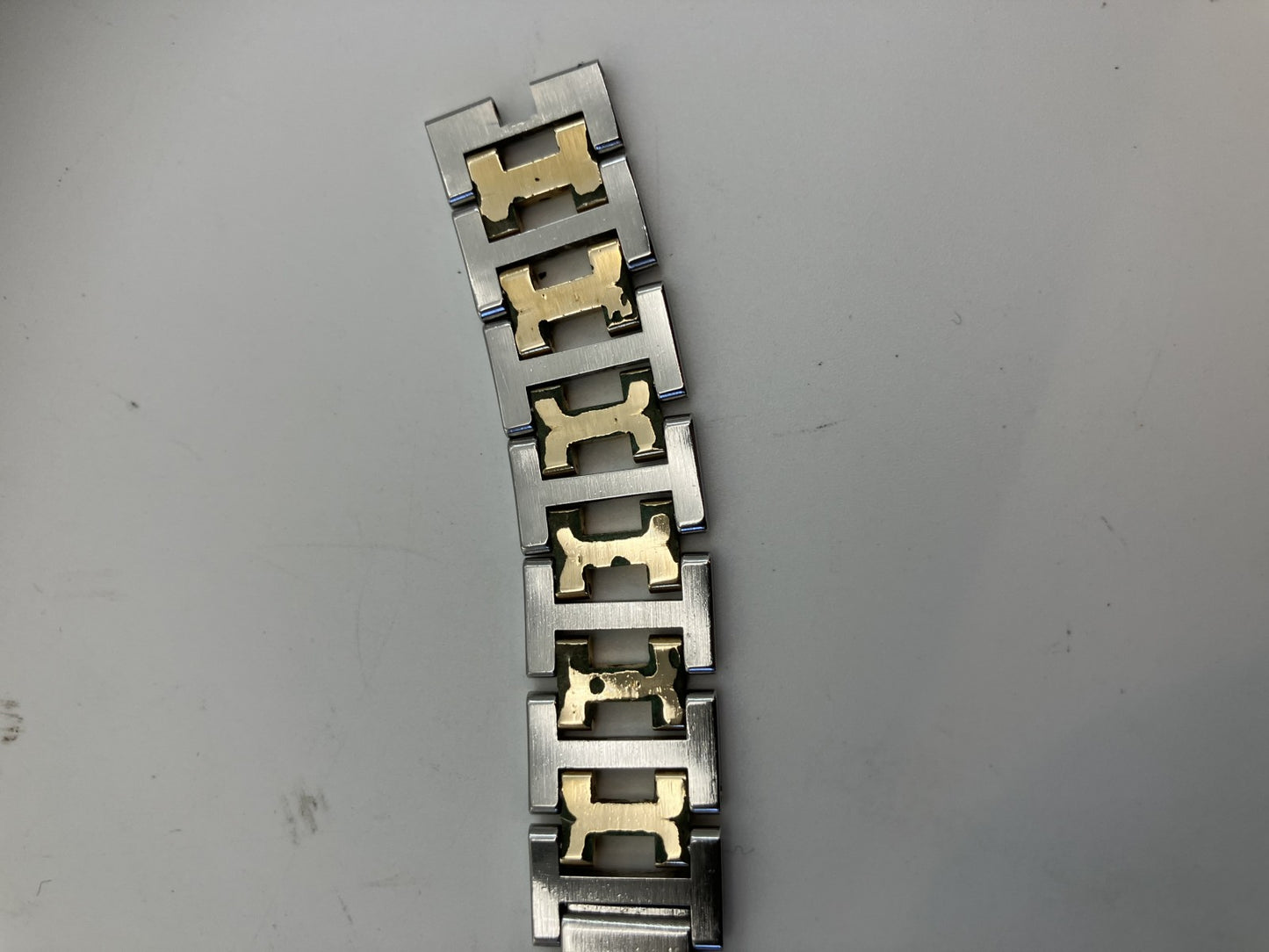 ハーメス アルソー 白文字盤 腕時計 ケース幅約２８ｍｍ 届く17ｃｍ(6.69インチ) 送料無料