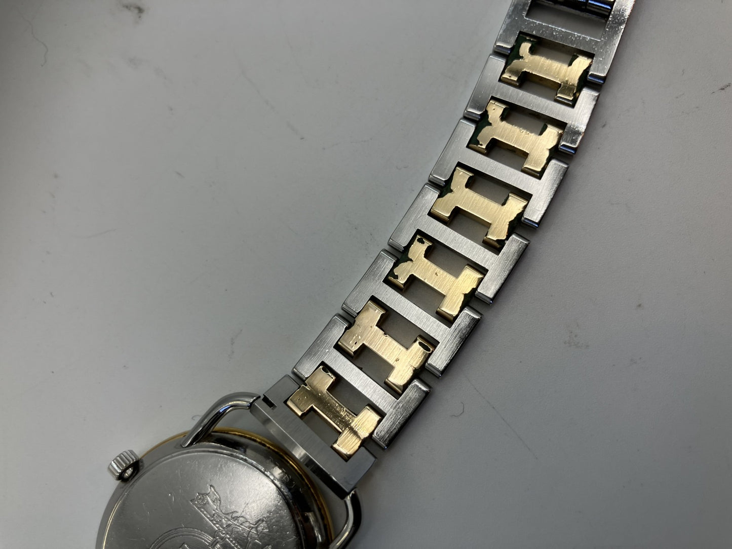 ハーメス アルソー 白文字盤 腕時計 ケース幅約２８ｍｍ 届く17ｃｍ(6.69インチ) 送料無料