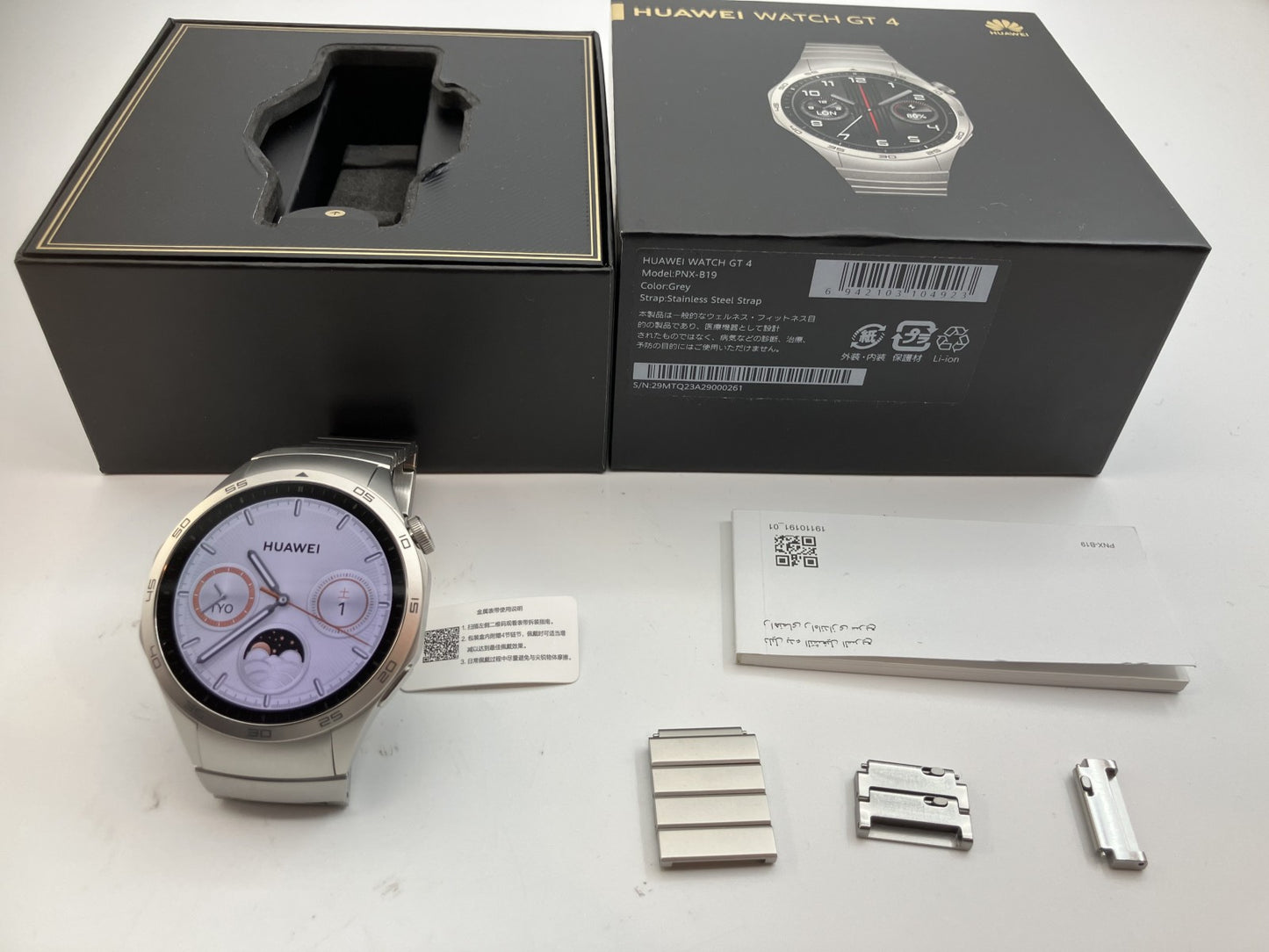 Good condition HUAWEI smartwatch GT4, wrist size 15cm, silver, box, extra 7 pieces, instruction manual included, free shipping 