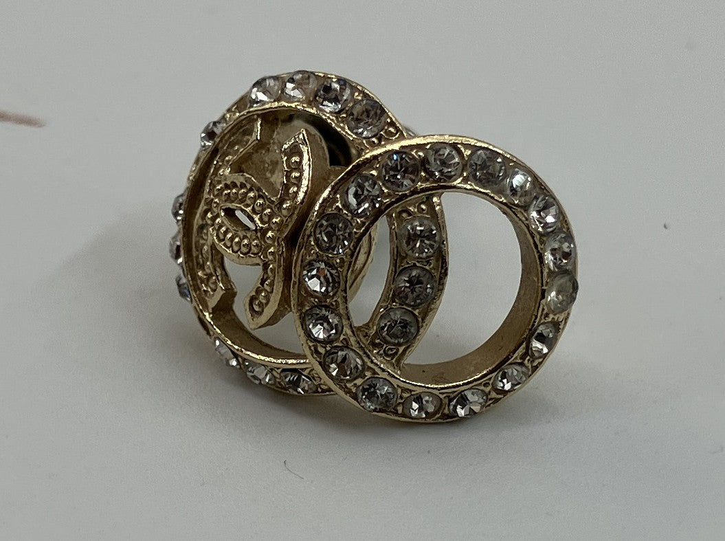CHANEL 15B CC Logo Rhinestone Stud Earring Single Gold Tone Crystal 1.5cm