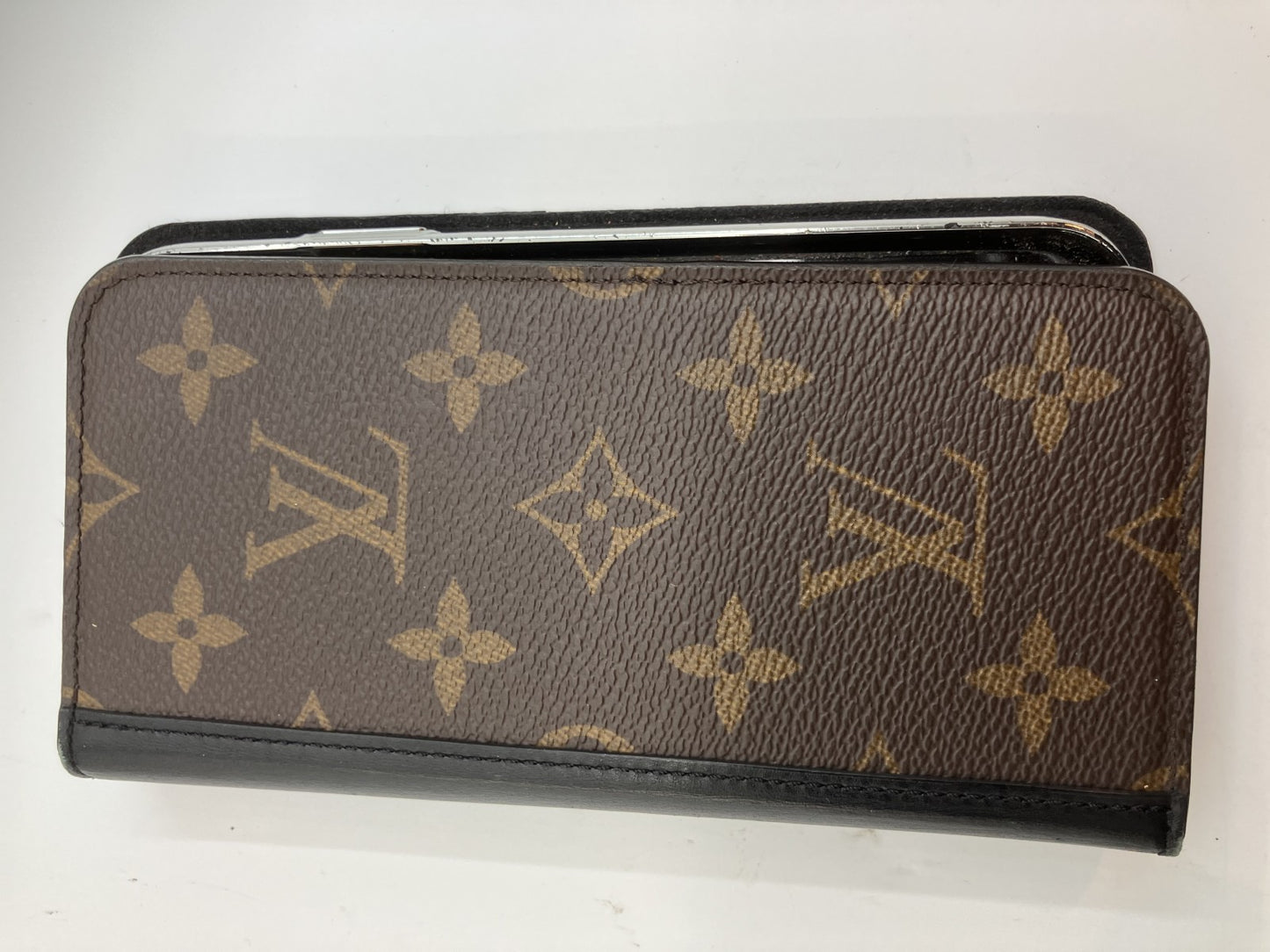 LOUIS VUITTON Monogram Folio iPhone 11 Case Free Shipping 