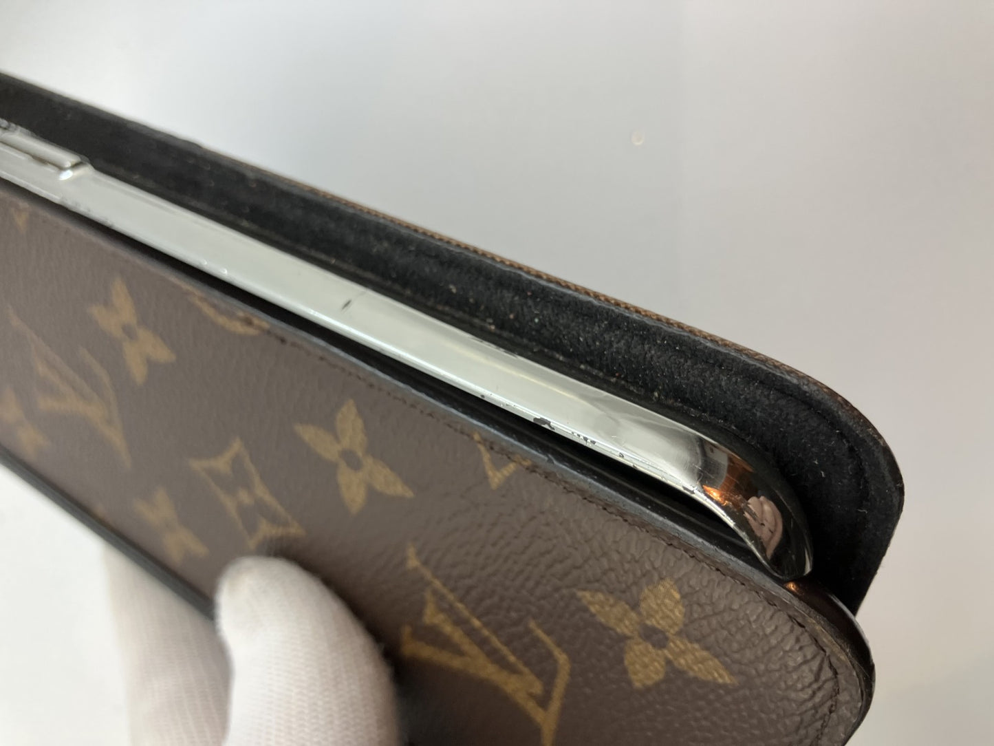 LOUIS VUITTON Monogram Folio iPhone 11 Case Free Shipping 