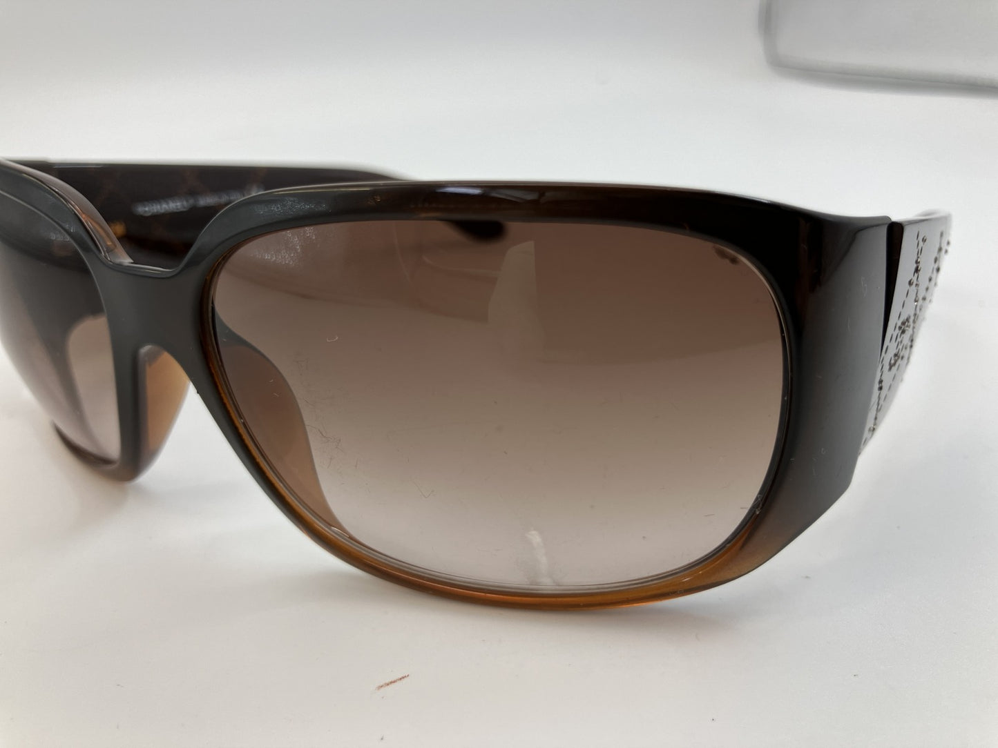 CHANEL 5808-B C.830/13 Sunglasses 64mm Brown Gradient Italy Rhinestone Logo