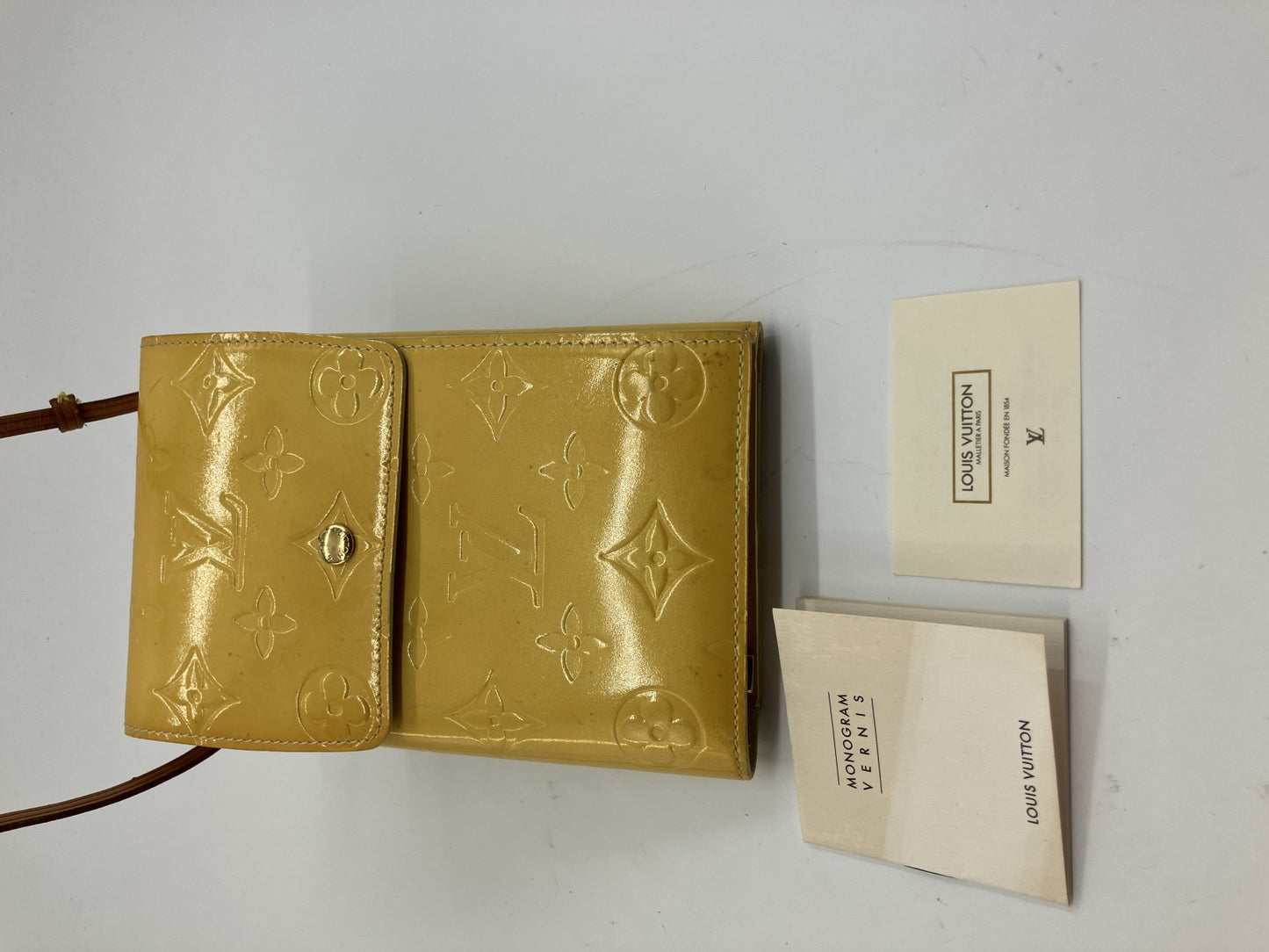 Louis Vuitton Monogram Vernis Walker Shoulder Bag Yellow VI0979 Auth