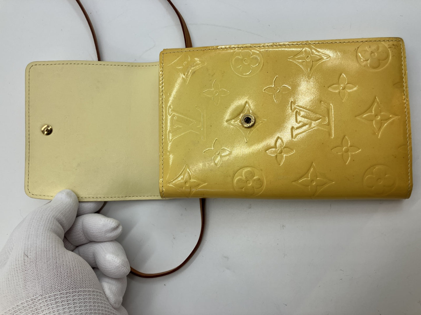 Louis Vuitton Monogram Vernis Walker Shoulder Bag Yellow VI0979 Auth