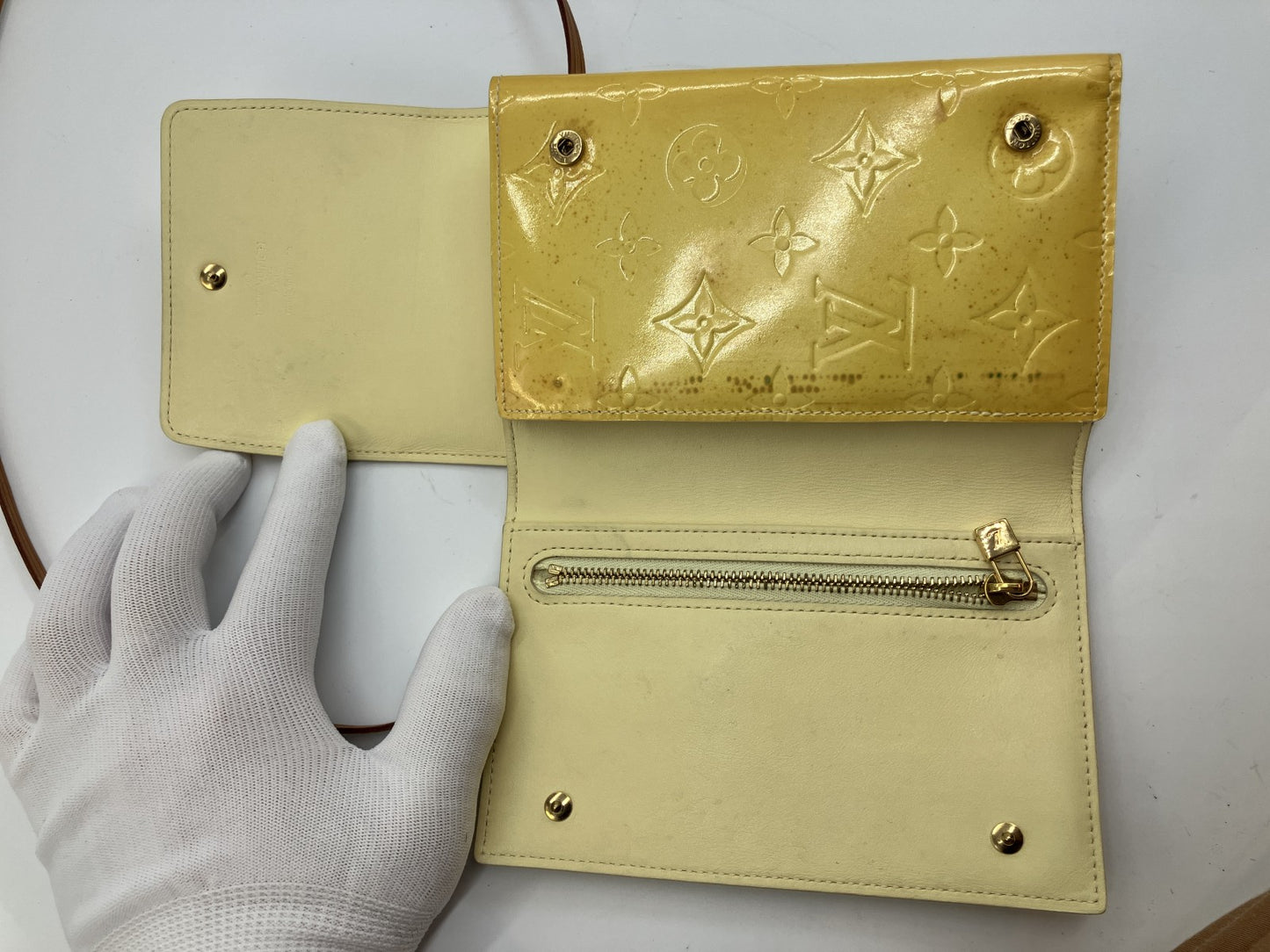 Louis Vuitton Monogram Vernis Walker Shoulder Bag Yellow VI0979 Auth