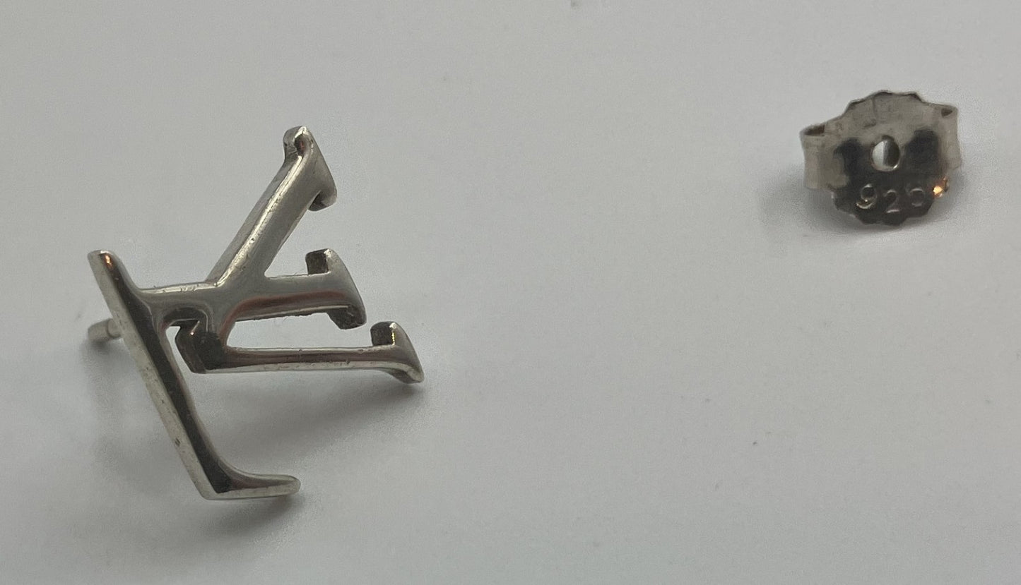 ルイフラッグ ロゴピアス（１×1.2ｃｍ） キャッチ社外品（シルバー925）片方のみ送料無料