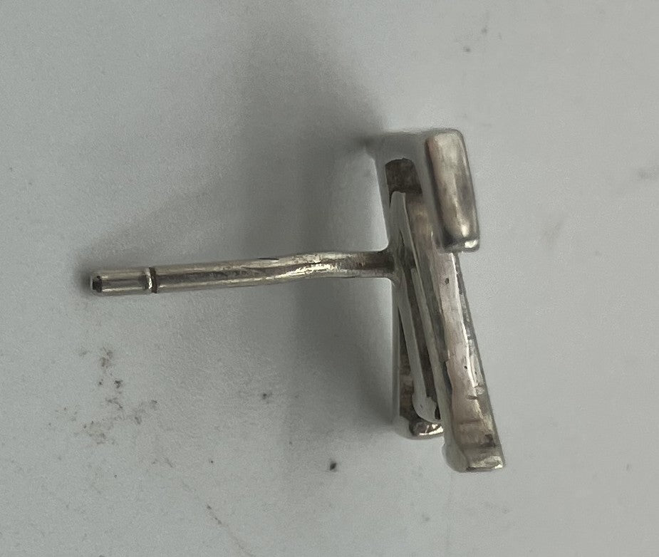 ルイフラッグ ロゴピアス（１×1.2ｃｍ） キャッチ社外品（シルバー925）片方のみ送料無料