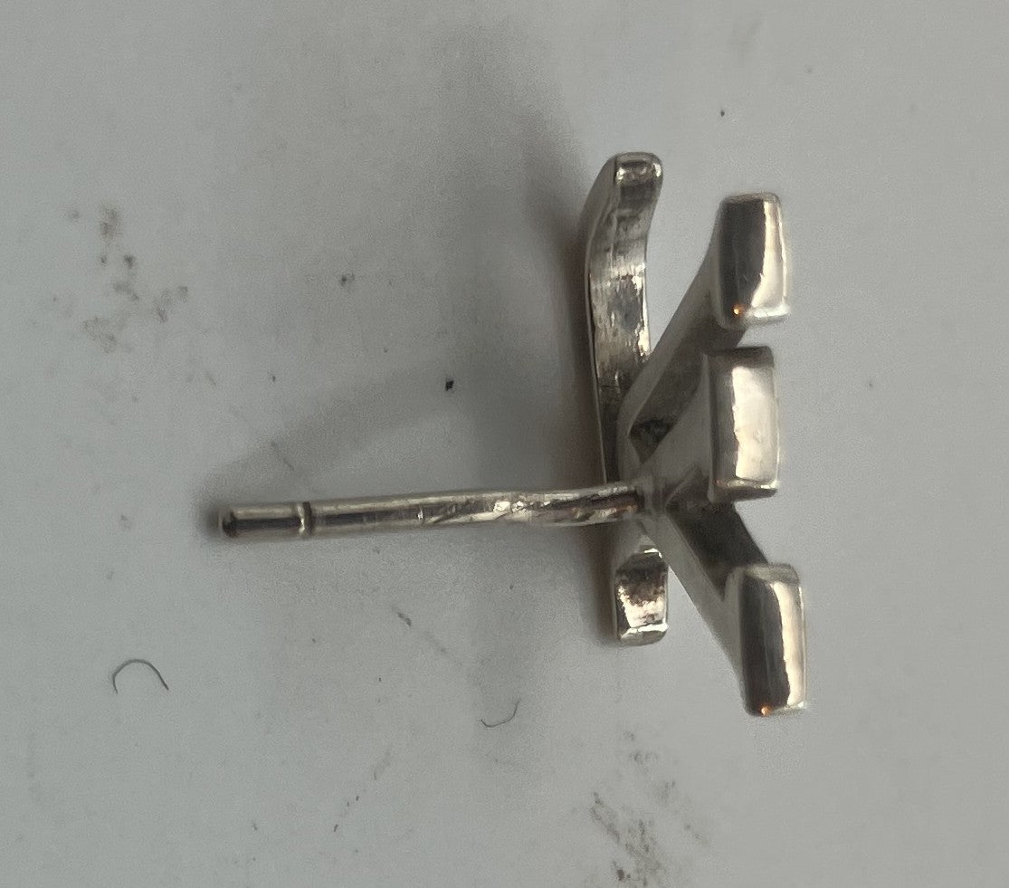 ルイフラッグ ロゴピアス（１×1.2ｃｍ） キャッチ社外品（シルバー925）片方のみ送料無料