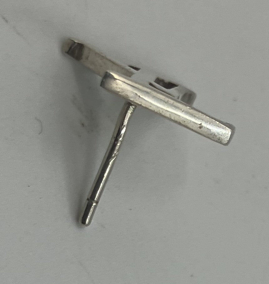 ルイフラッグ ロゴピアス（１×1.2ｃｍ） キャッチ社外品（シルバー925）片方のみ送料無料