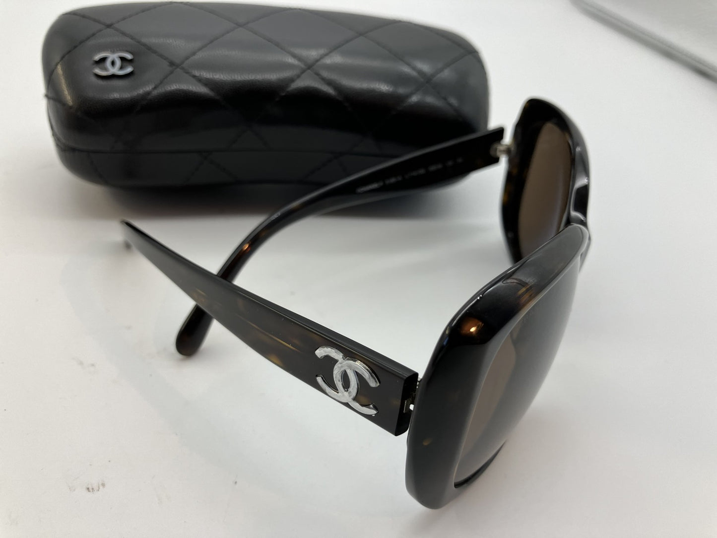 Chanel 5183-A Coco Mark แว่นกันแดดพลาสติกสีน้ำตาล พร้อมกล่องพลาสติก จัดส่งฟรี 