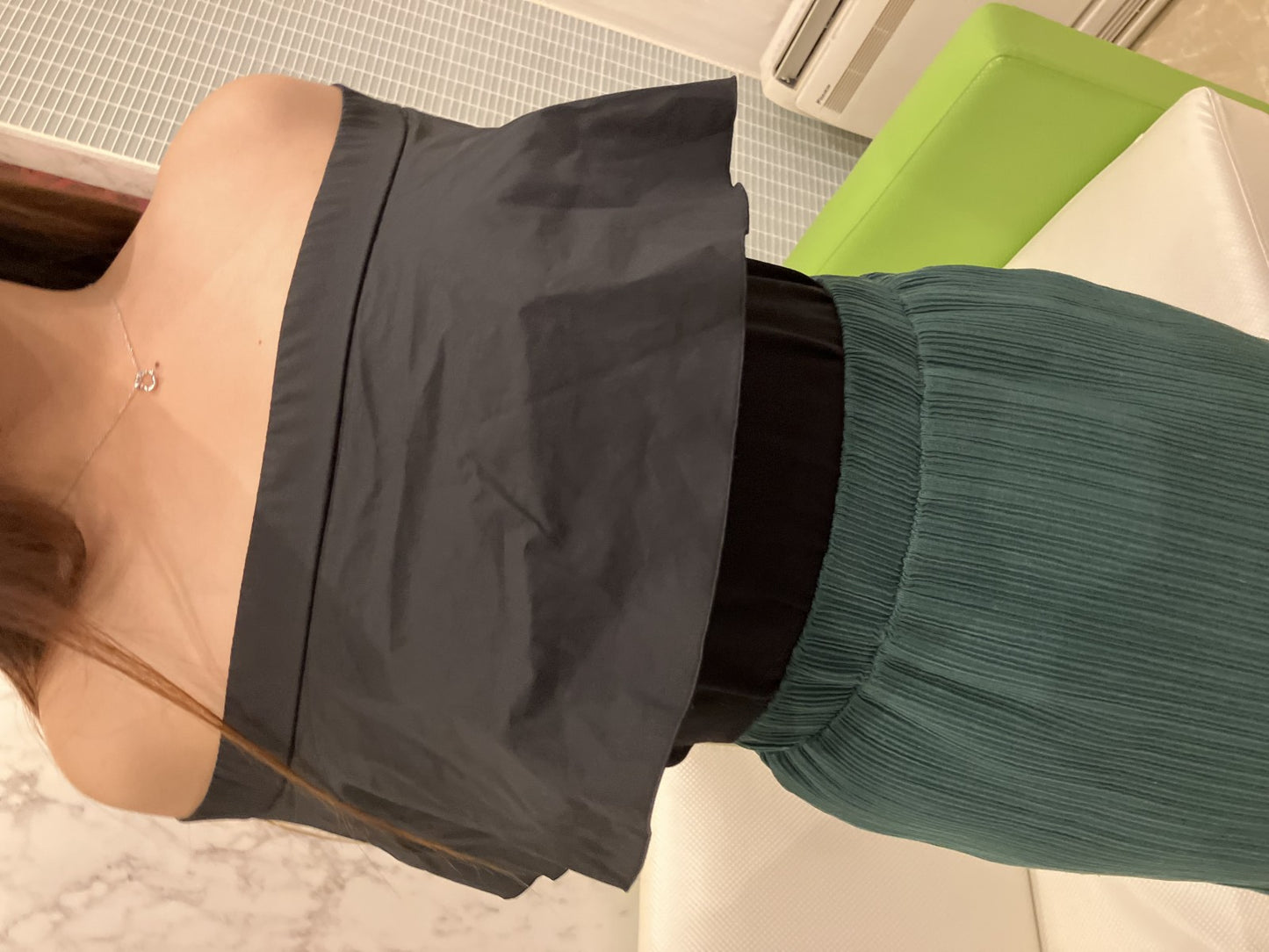 Used Yoko Chan YOKO CHAN Black Off Shoulder Ruffle Top Size 40 & Pleated Skirt Green Set Up Coordination Flare Style Women's Figure Covering Fashionable Clean Elegant Mode