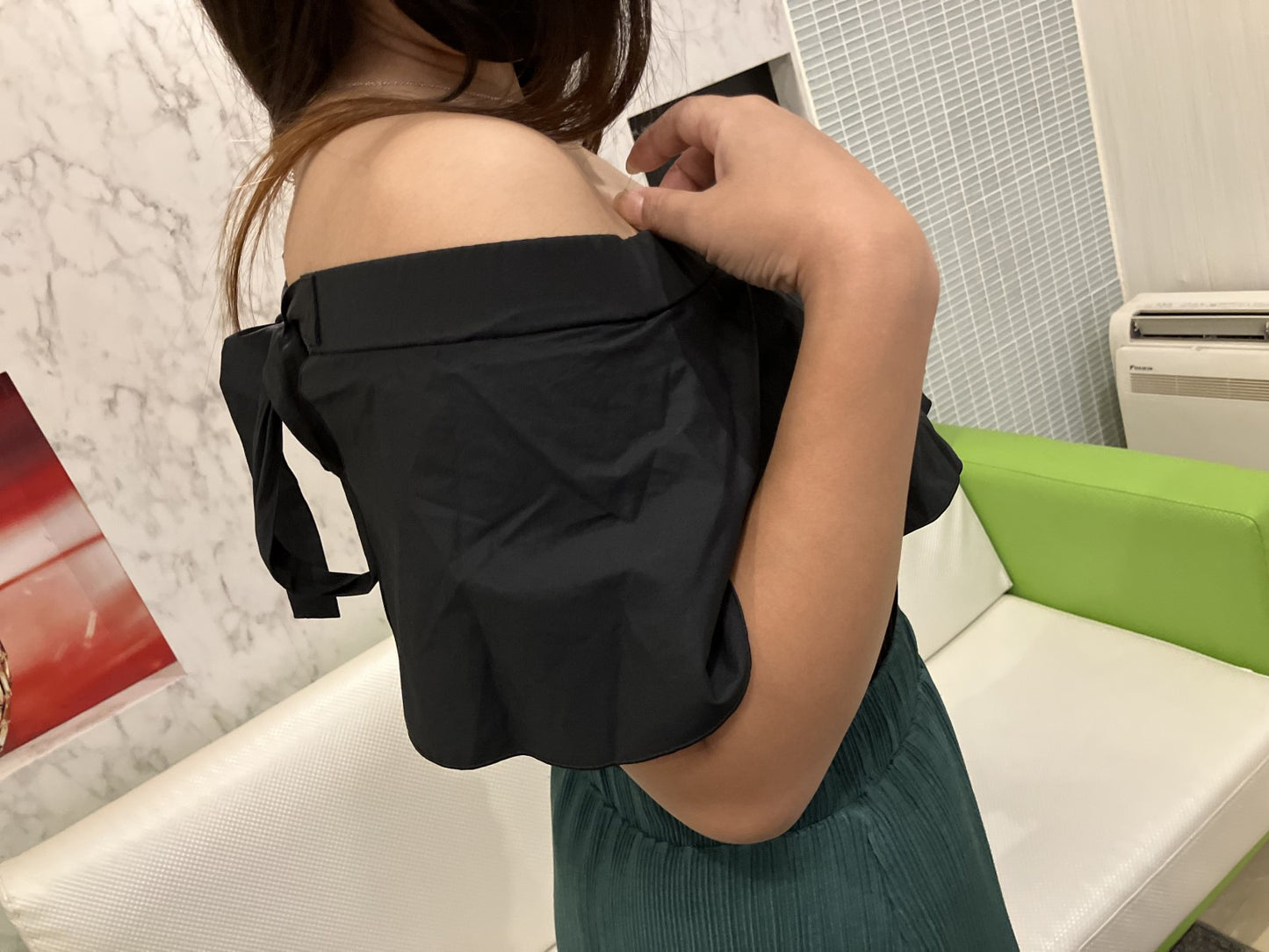 Used Yoko Chan YOKO CHAN Black Off Shoulder Ruffle Top Size 40 & Pleated Skirt Green Set Up Coordination Flare Style Women's Figure Covering Fashionable Clean Elegant Mode