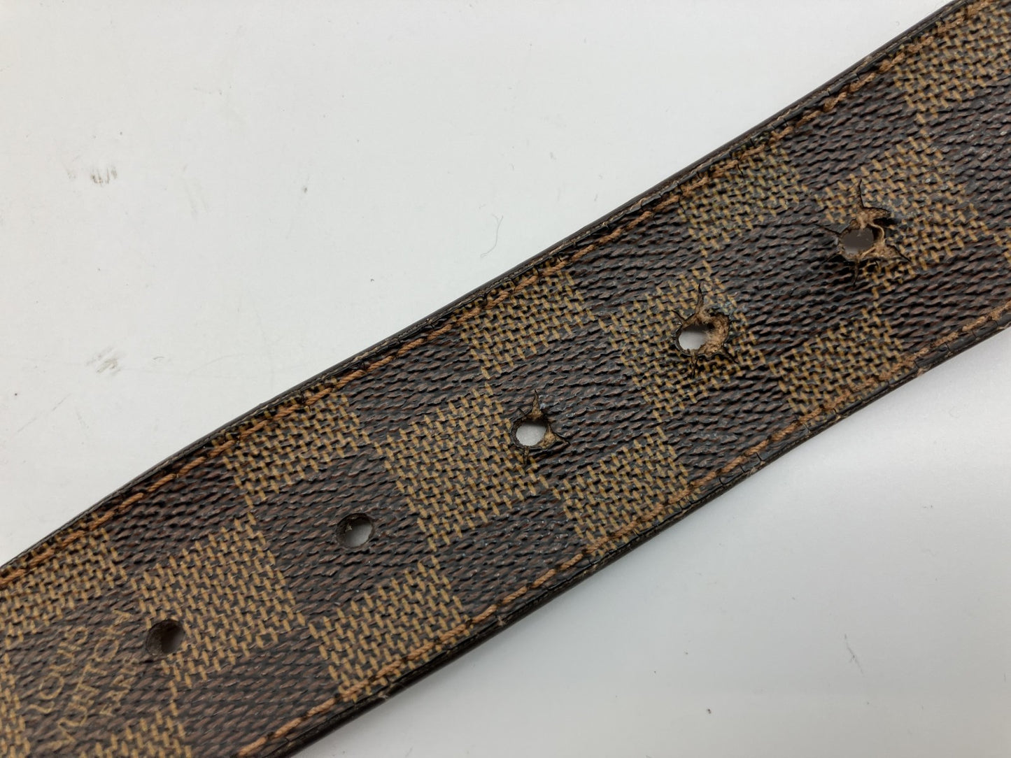 ＬＯＵＩＳ ＶＵＩＴＴＯＮ サンチュール・アンヴァントゥール ブラウン＆ゴールドベルト 全長95ｃｍ 幅４ｃｍ 送料無料