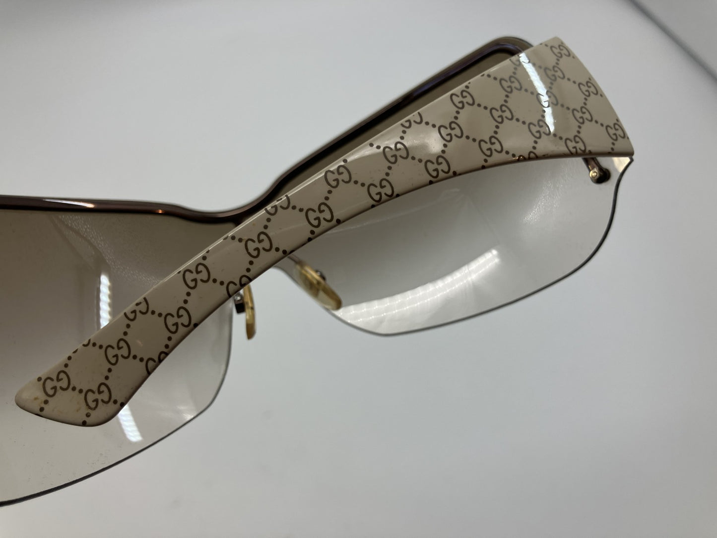GUCCI GG1825/S Oversized Shield Sunglasses Beige GG Monogram Arms Brown Gradient Lens Made in Italy