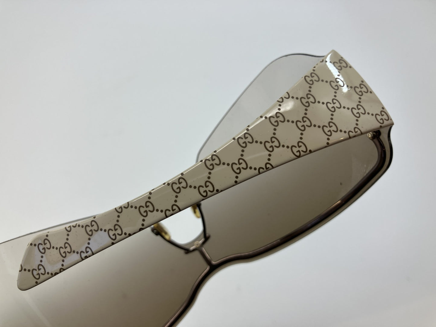 GUCCI GG1825/S Oversized Shield Sunglasses Beige GG Monogram Arms Brown Gradient Lens Made in Italy