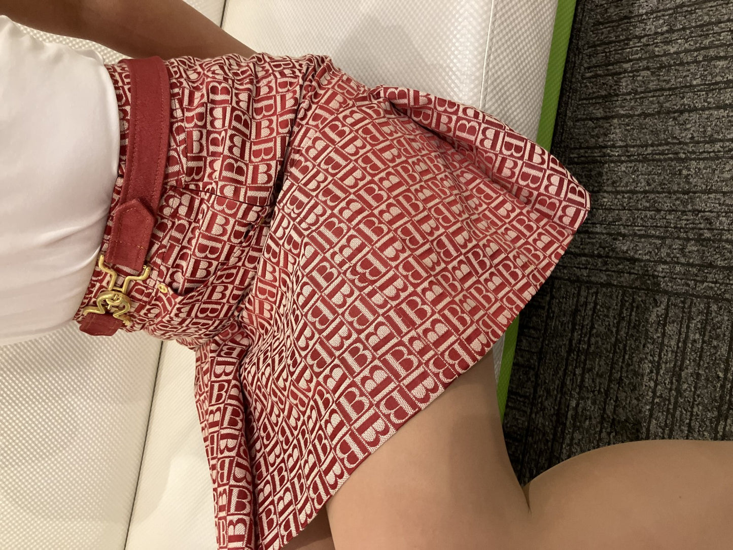 BURBERRY BLUE LABEL Burberry Blue Label all-over print skirt Size 38 Length approx. 18.9"