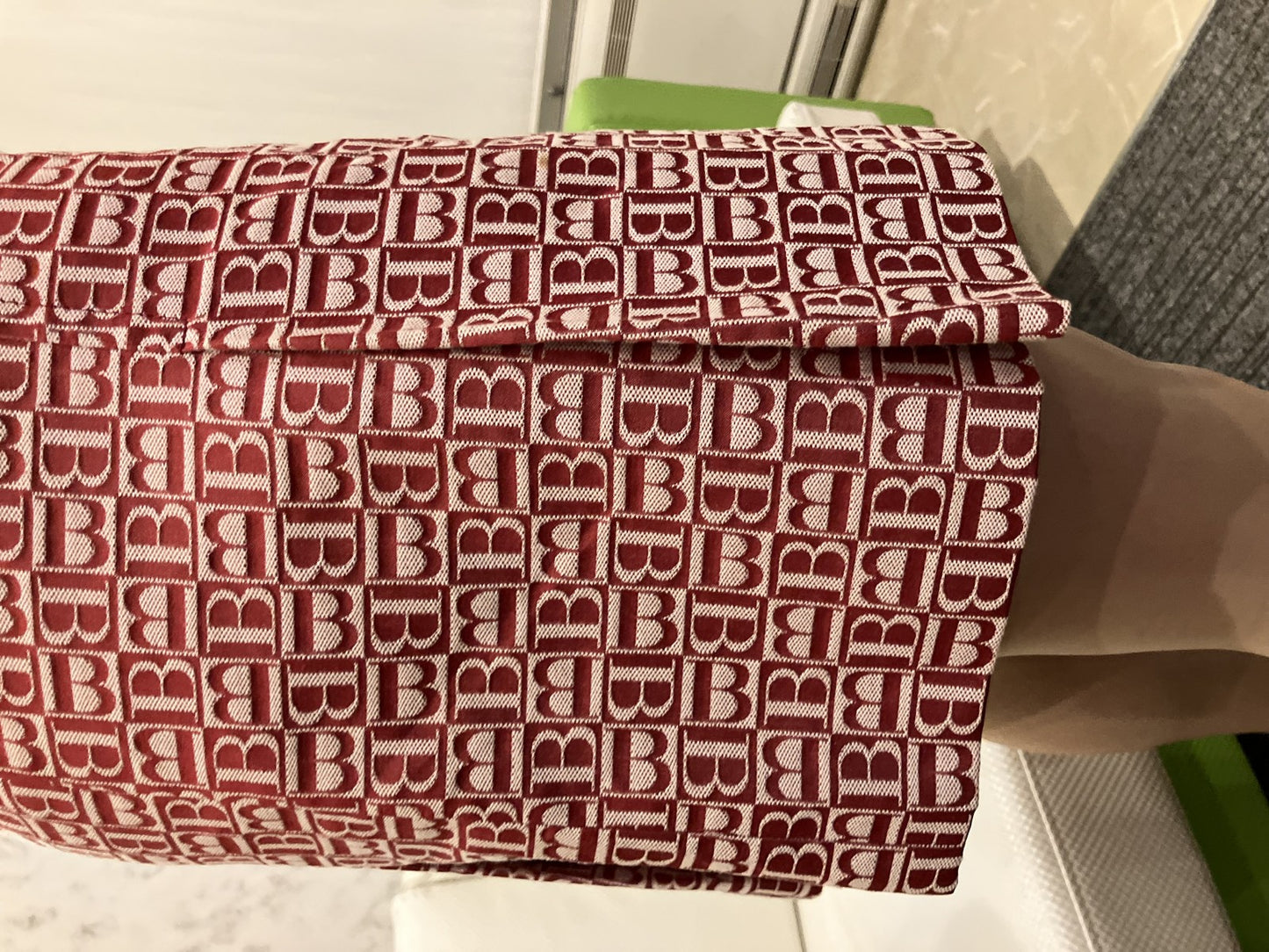 BURBERRY BLUE LABEL Burberry Blue Label all-over print skirt Size 38 Length approx. 18.9"