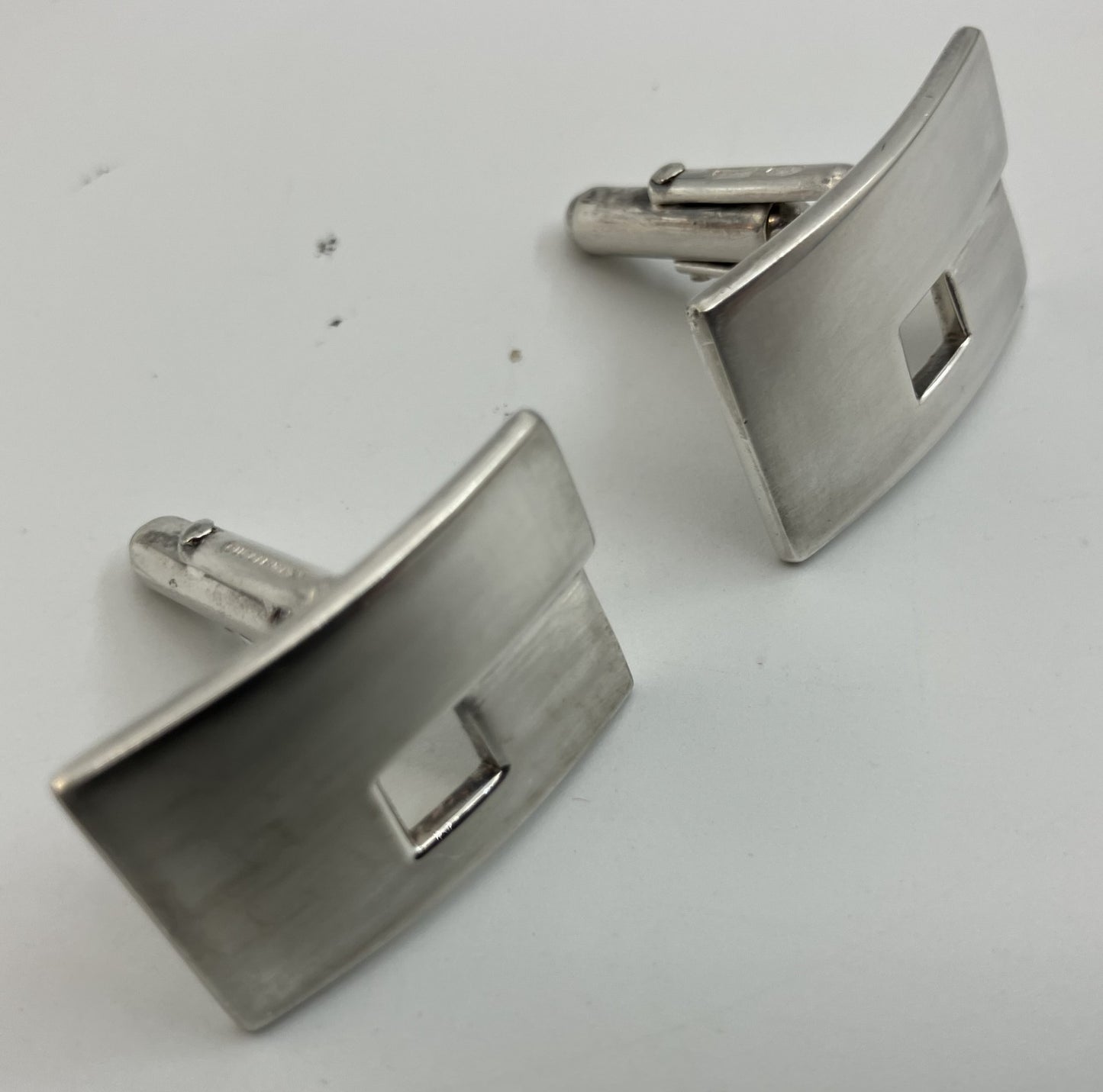 Gucci G logo motif large cufflinks 2.6 x 1.7 cm (1.02 x 0.67 inch) SV925 18g