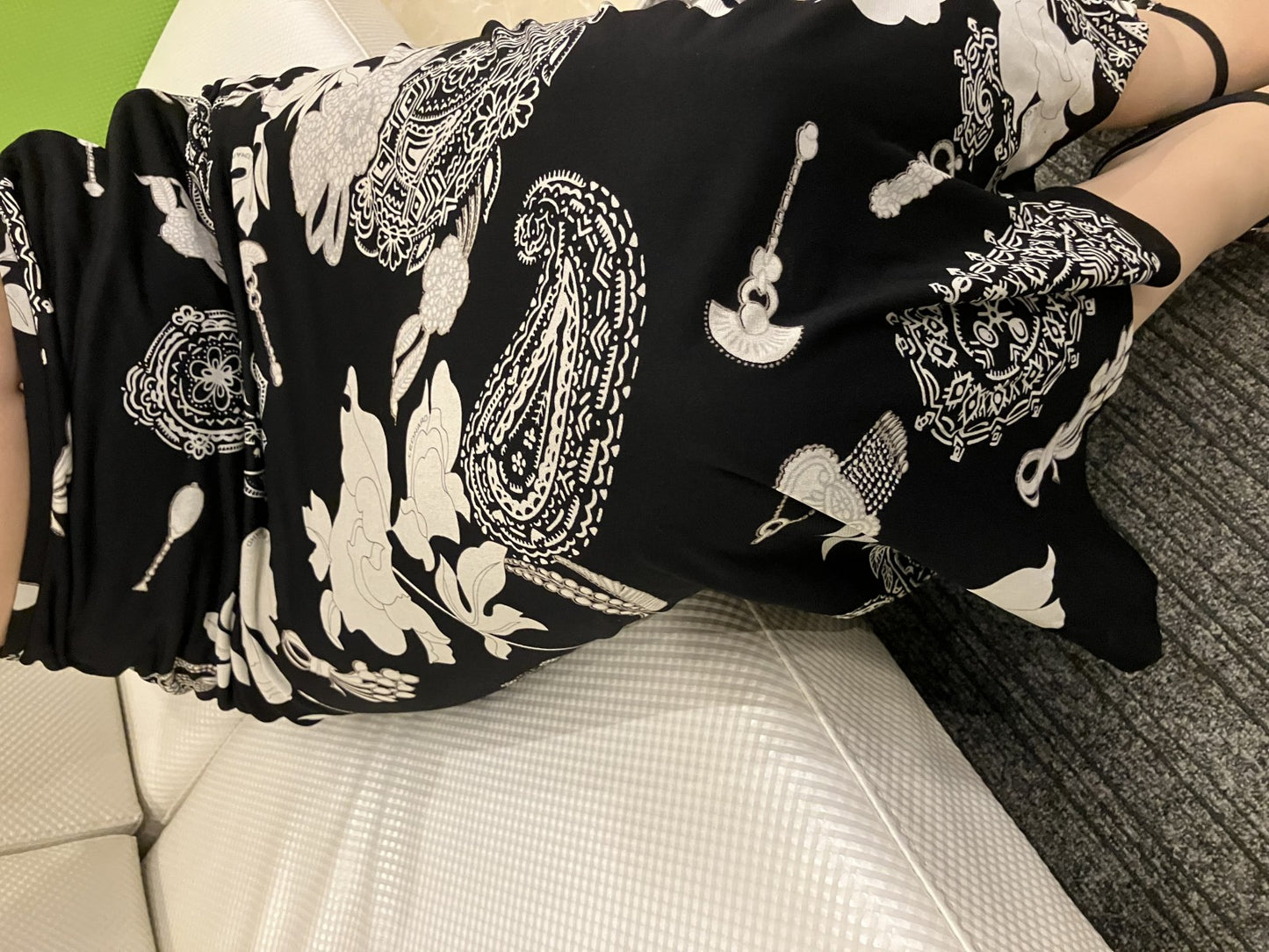 LEONARD Long Skirt Black x White Paisley Pattern Floral All-over Pattern Monotone Size 73 Made in Japan Length approx. 33.5"