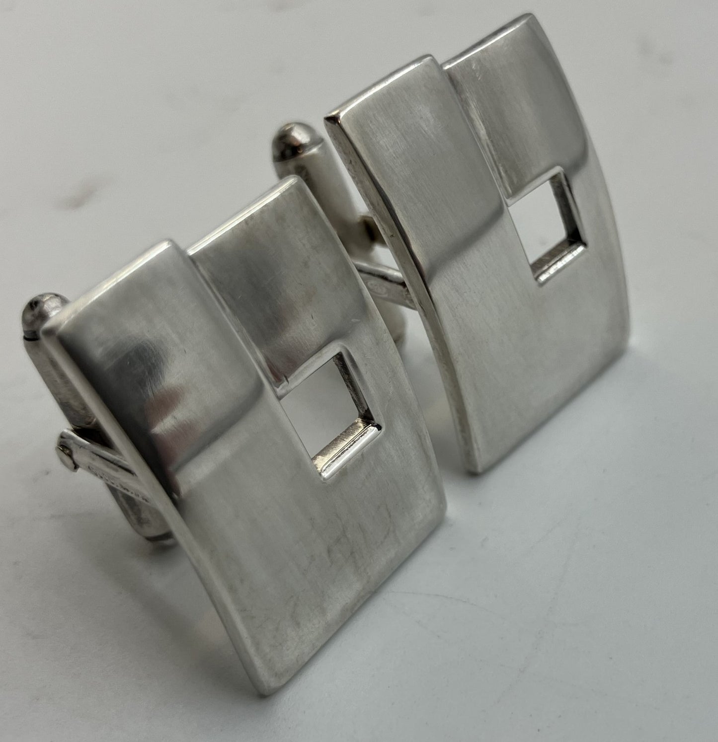 Gucci G logo motif large cufflinks 2.6 x 1.7 cm (1.02 x 0.67 inch) SV925 18g