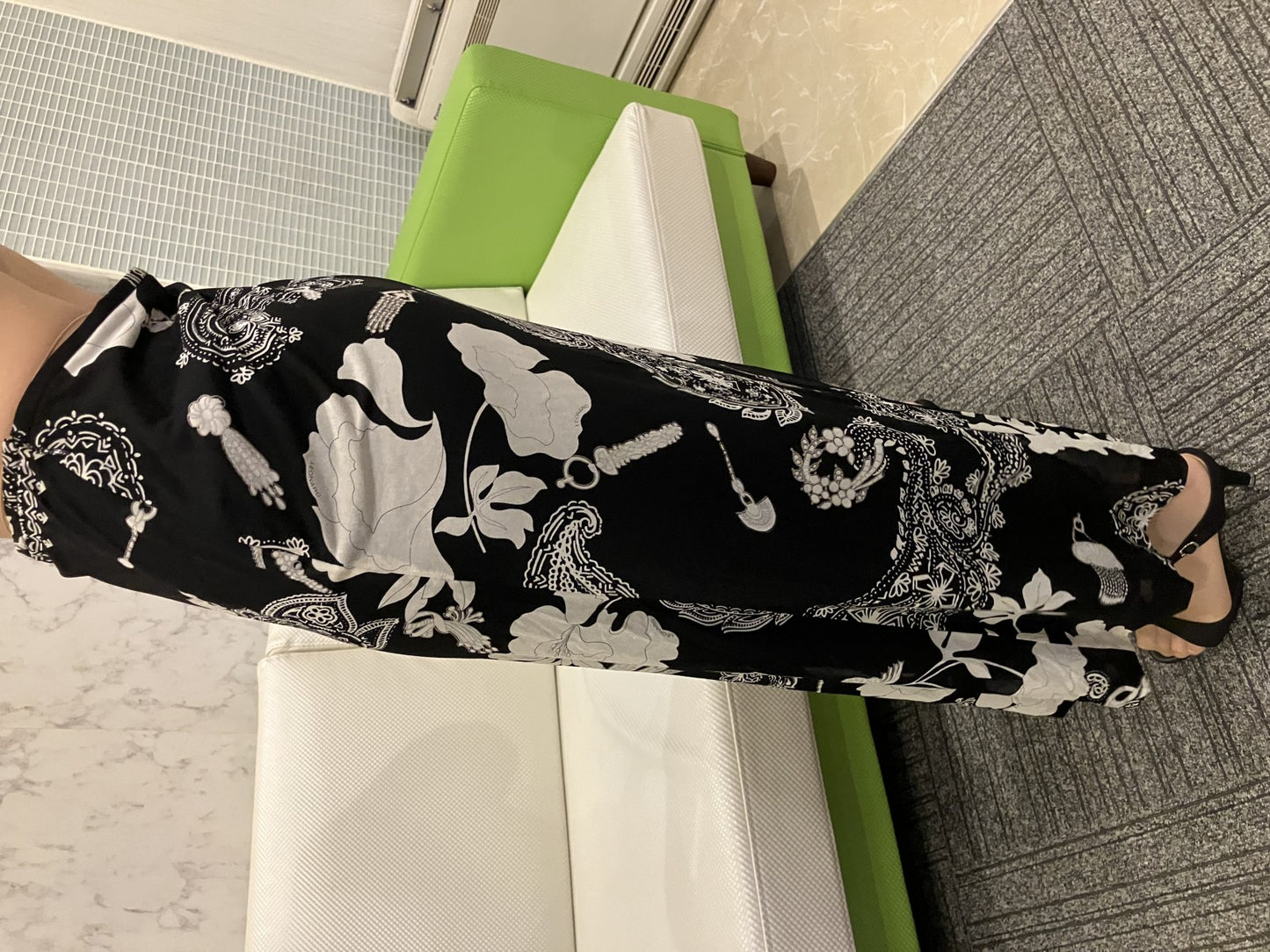 LEONARD Long Skirt Black x White Paisley Pattern Floral All-over Pattern Monotone Size 73 Made in Japan Length approx. 33.5"