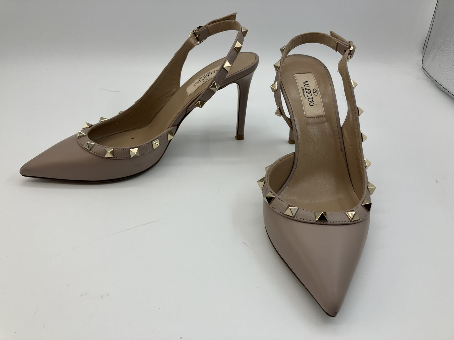 VALENTINO GARAVANI Rockstud Leather Slingback Pumps Nude Beige EU 37.5 Made in Italy Heel 9cm