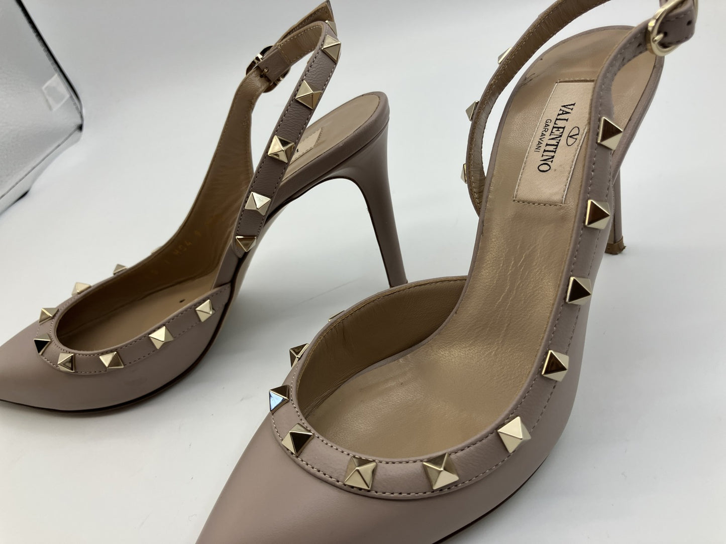 VALENTINO GARAVANI Rockstud Leather Slingback Pumps Nude Beige EU 37.5 Made in Italy Heel 9cm