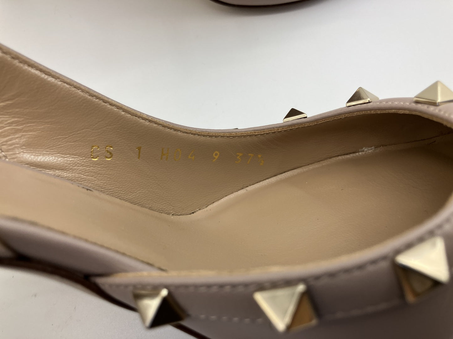 VALENTINO GARAVANI Rockstud Leather Slingback Pumps Nude Beige EU 37.5 Made in Italy Heel 9cm