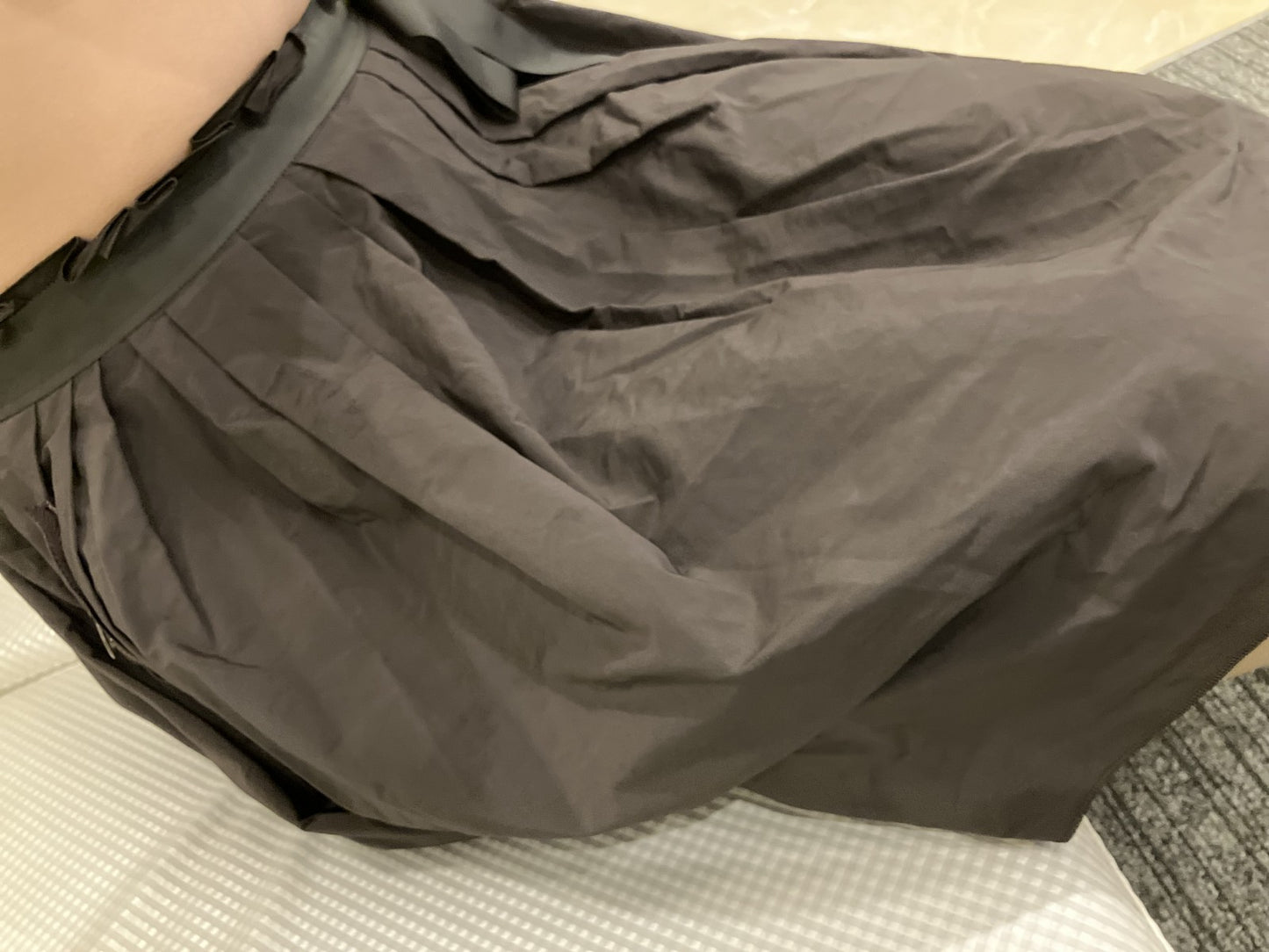 LANVIN en Bleu Skirt Khaki Ruffled waist x ring zip design Size 38